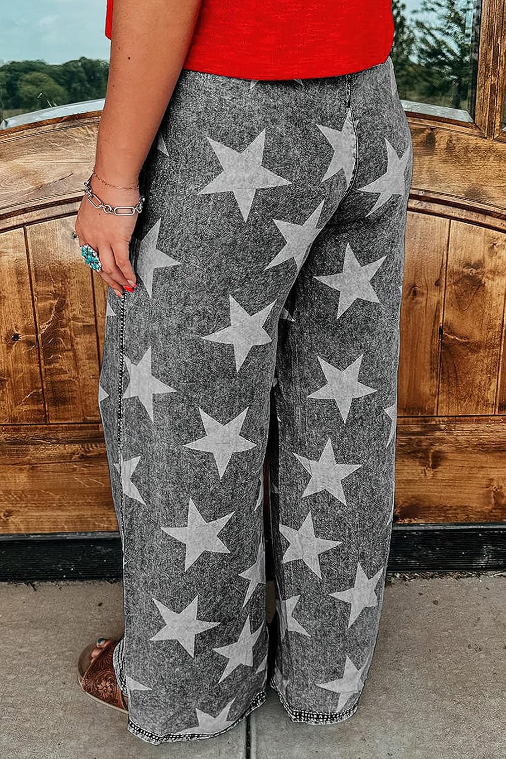 chouyatou Women's Wide Leg Star Printed Jeans Barrel Elastic High Waisted Drawstring Flare Denim Pants