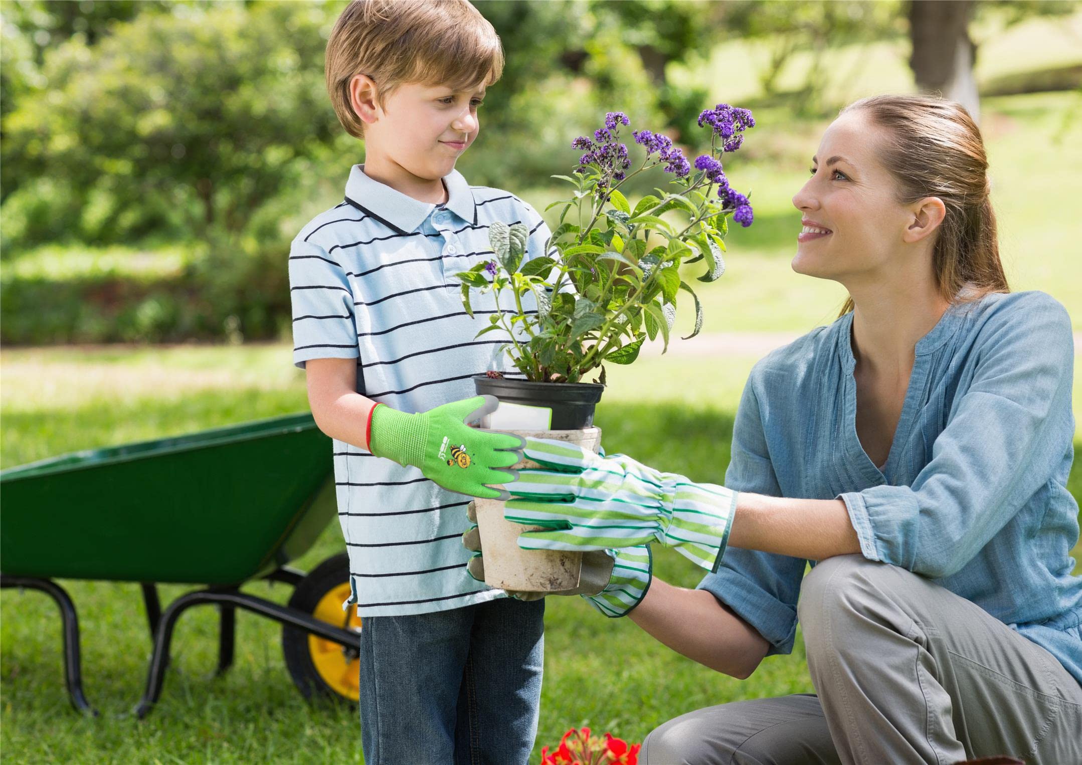 KDK Guantes de jardinería para niños de 8 a 10 años, guantes de trabajo en el patio para niños, jóvenes, niñas, niños, guantes de goma de seguridad suave (XS de 8 a 10 años, 2 pares de abejas verdes)