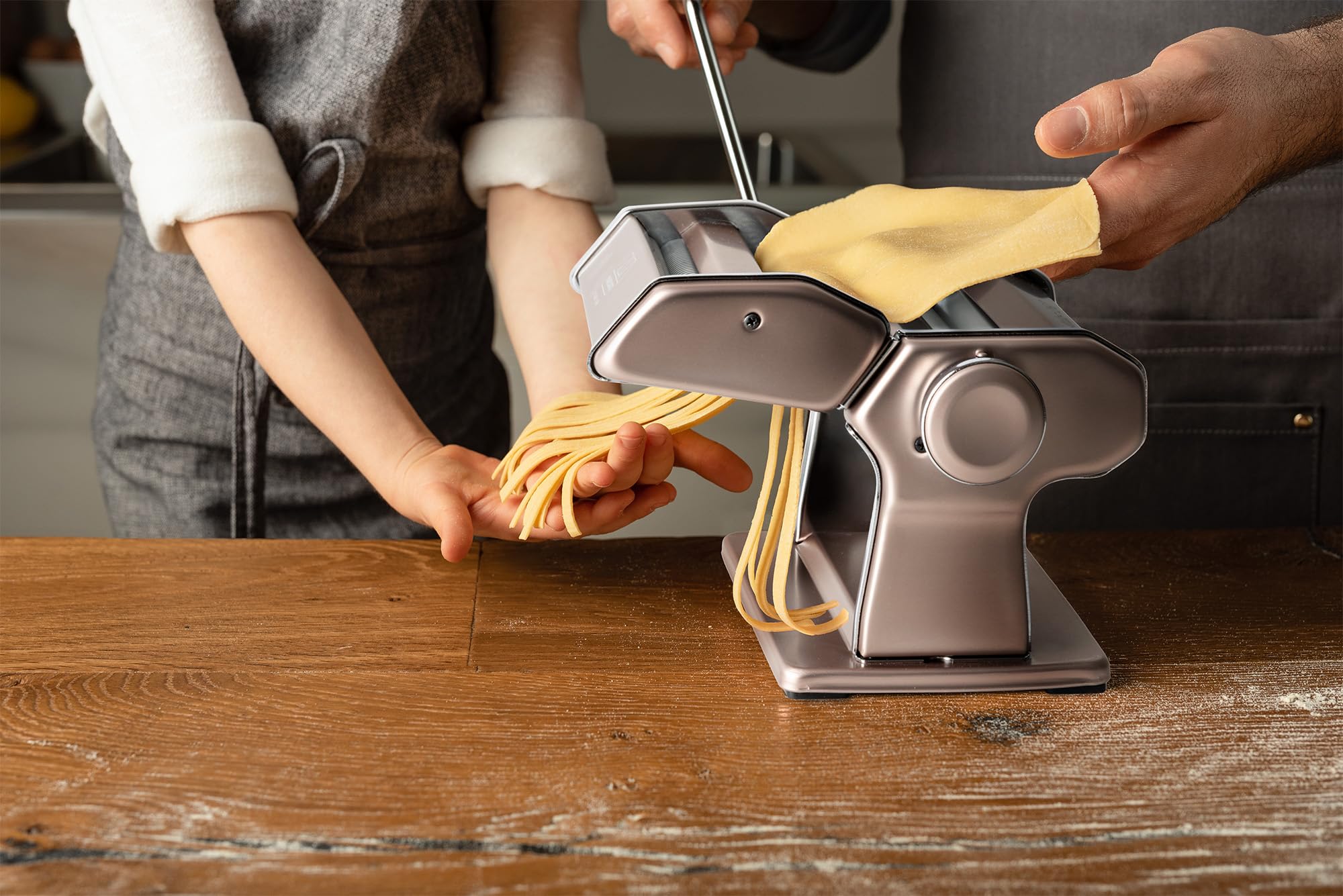 Amazon | Marcato Atlas 150 Nudelmaschine パウダーピンク | Marcato