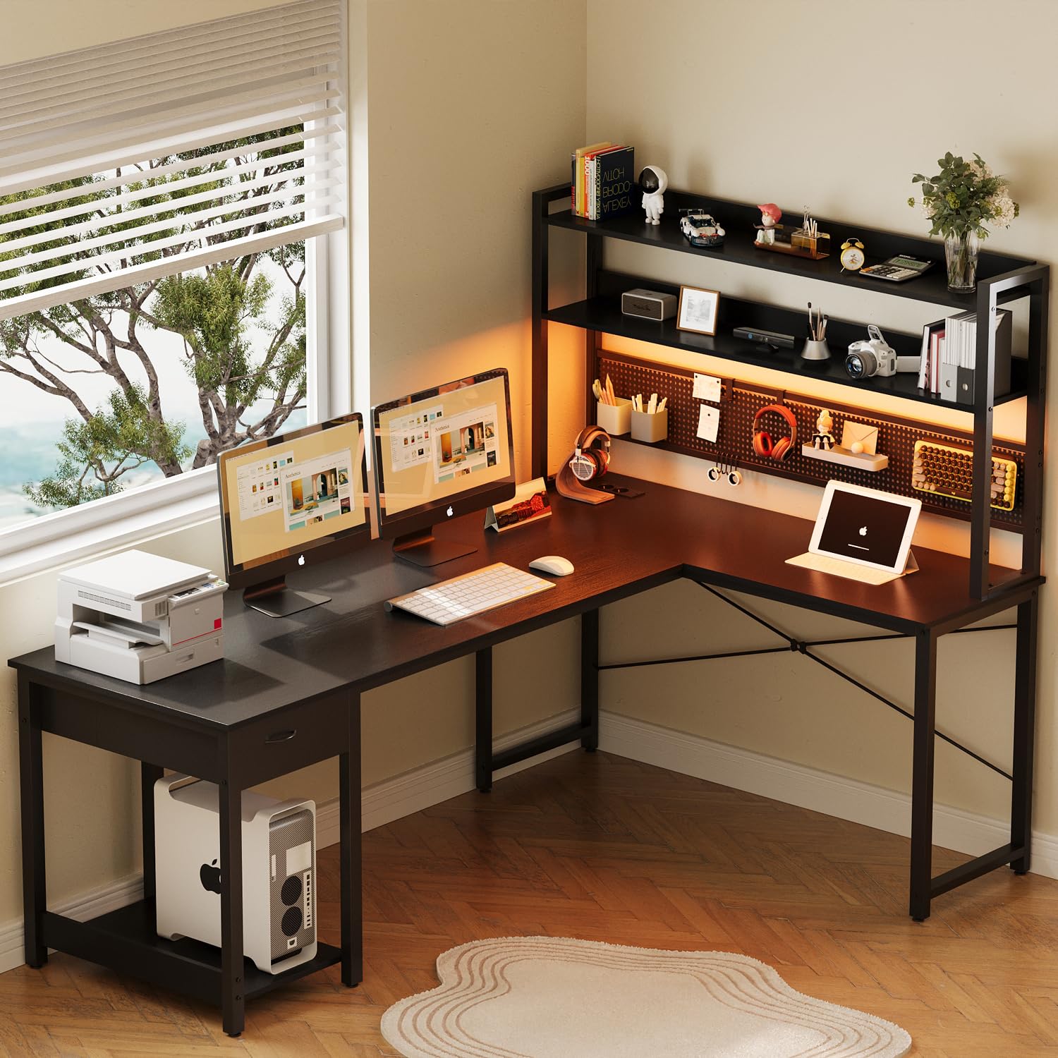YOUDENOVA Scrivania Gaming con Pannello Forato e Libreria Tavolo Salvaspazio con Cassetti Scrivania Angolare Reversibile con LED e Prese 155x100x152cm Nero