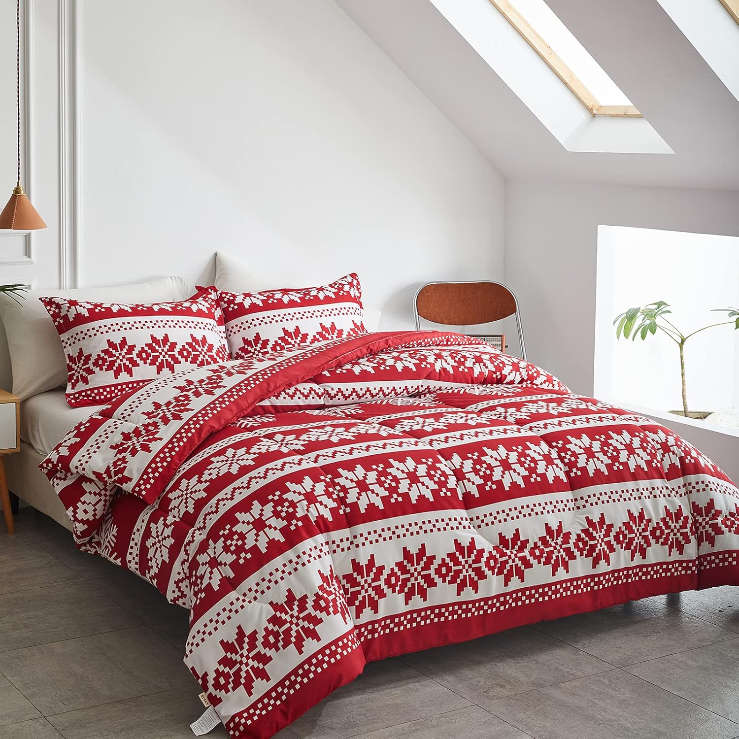 Flysheep Christmas Comforter Set 3 Pieces King Size 102x88 inches, Red and White Snowflake Reversible Design, Soft Microfiber Lightweight Bedding Sets for All Season