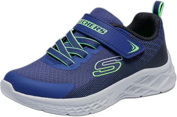 Detalle del innovador diseño 'Hands Free Slip-ins' de las Skechers Razor Air Hyper-Brisk, permitiendo un calzado rápido y sin esfuerzo.