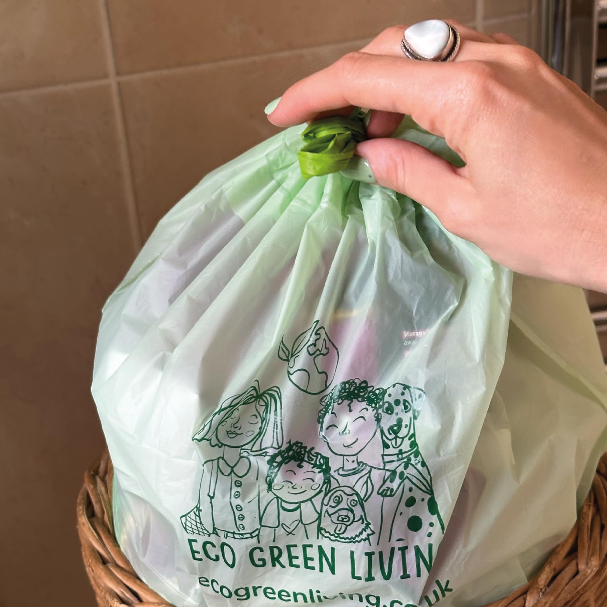 Eco Green Living Sacchi per la spazzatura compostabili da 8 litri con coulisse, senza plastica e anti-perdita, per bidoni da bagno, camera da letto e ufficio - 40 x 45 cm (25 sacchetti)