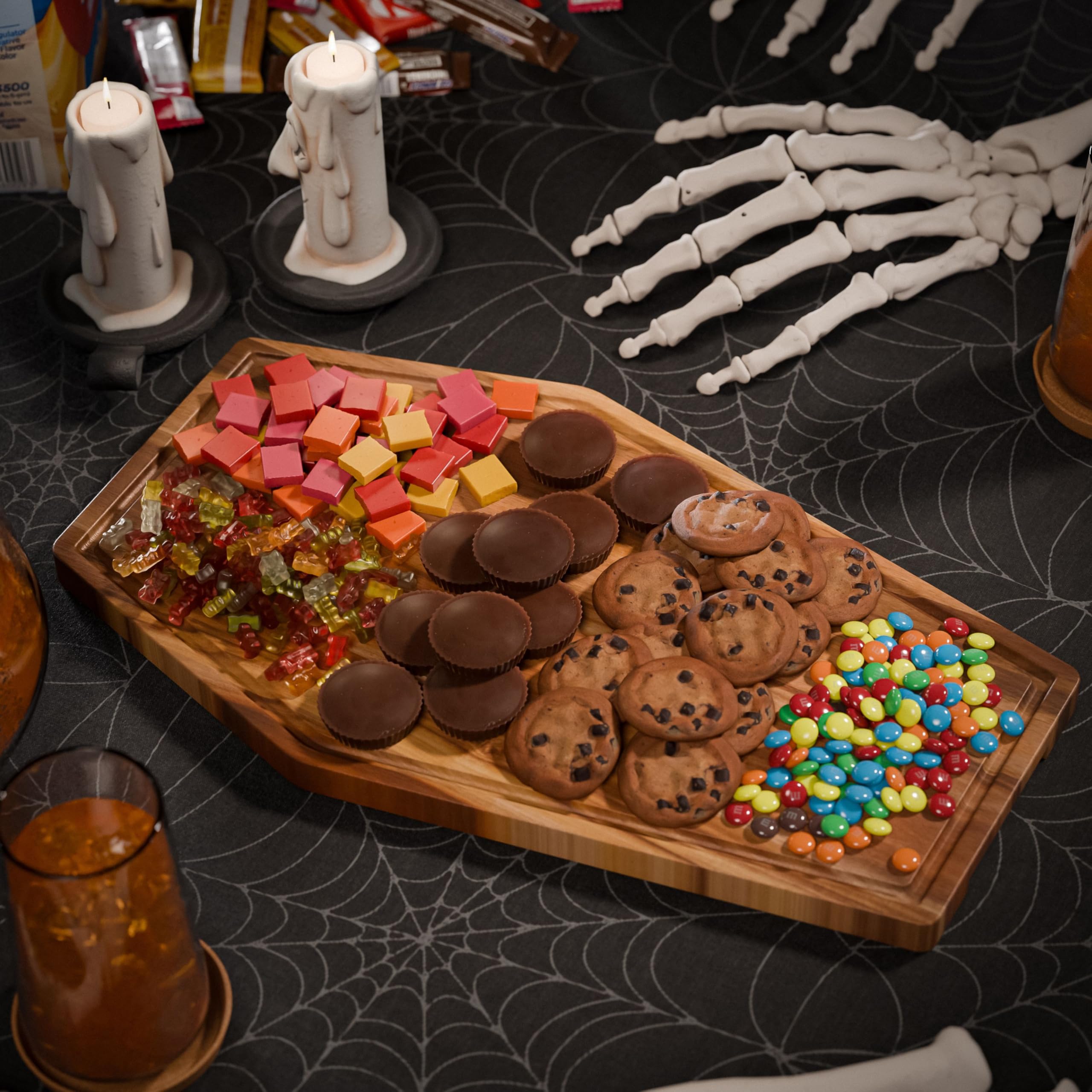 Großes Sarg-Charcuterie-Brett – Gothic-Schneidebrett aus Akazienholz, Sargform, 43,2 x 26,7 cm, Halloween-Holz-Serviertablett, Gothic-Platte, gruselige Dekoration, Geschenke