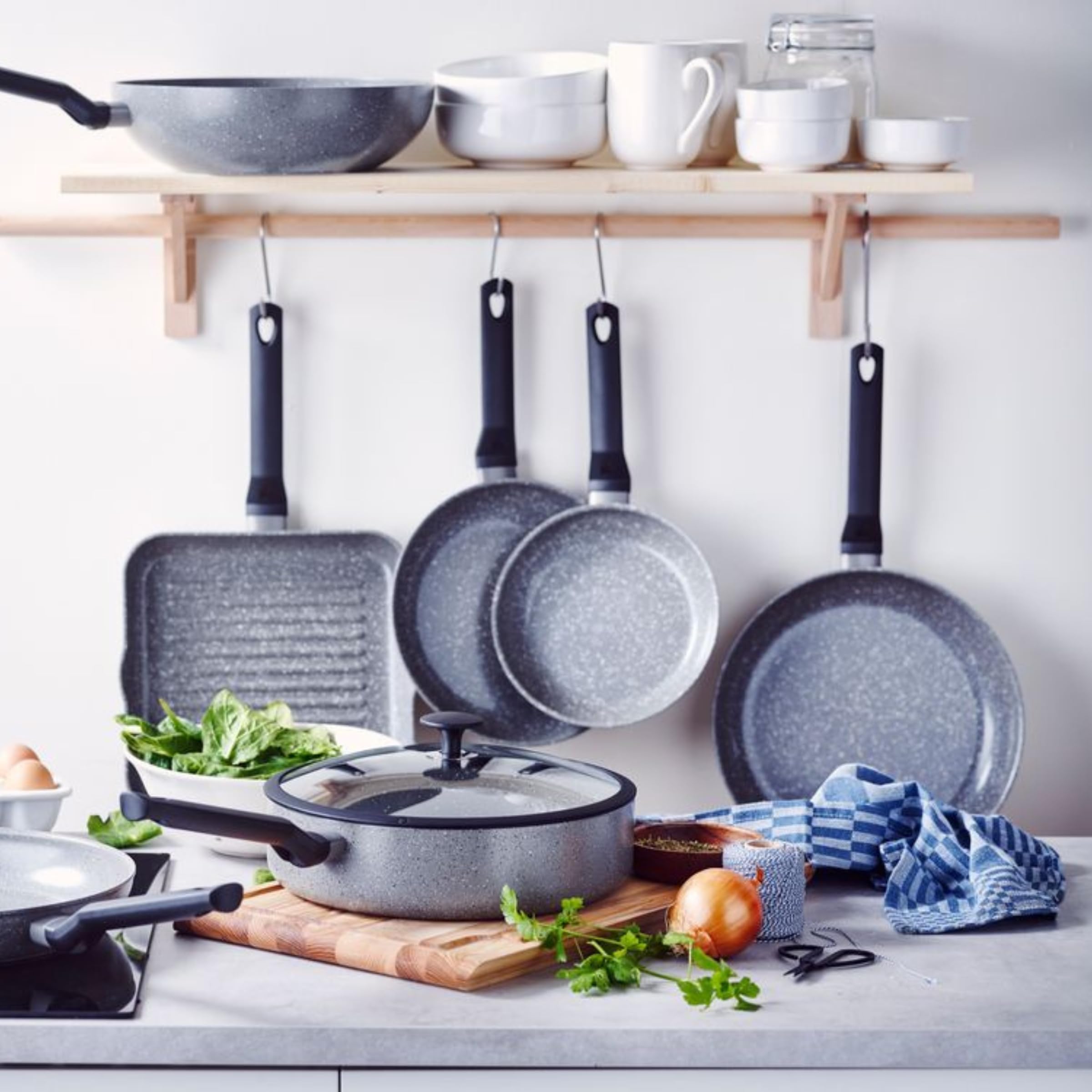 BK Granite Bratpfanne 28 cm – PFAS-freie keramische Antihaftversiegelung, Induktionsgeeignet, Backofenfest bis 160 °C & Spülmaschinengeeignet