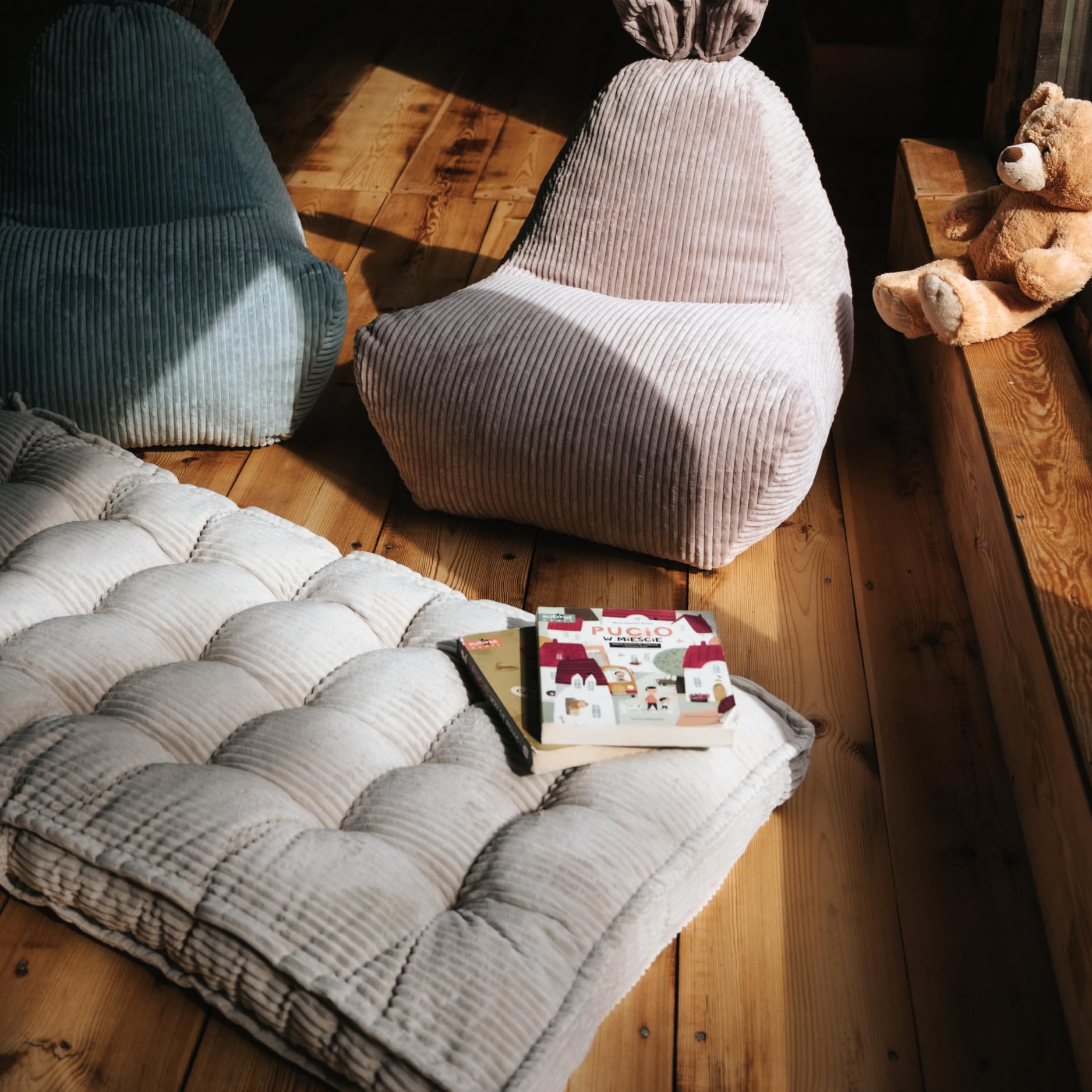 Gutekissen Französisch Gesteppte Kindermatratze 130x60x10 cm – Weiche Spiel- und Liegematte für Kinderzimmer, faltbar, gepolstert, stilvolles Design (Braun)