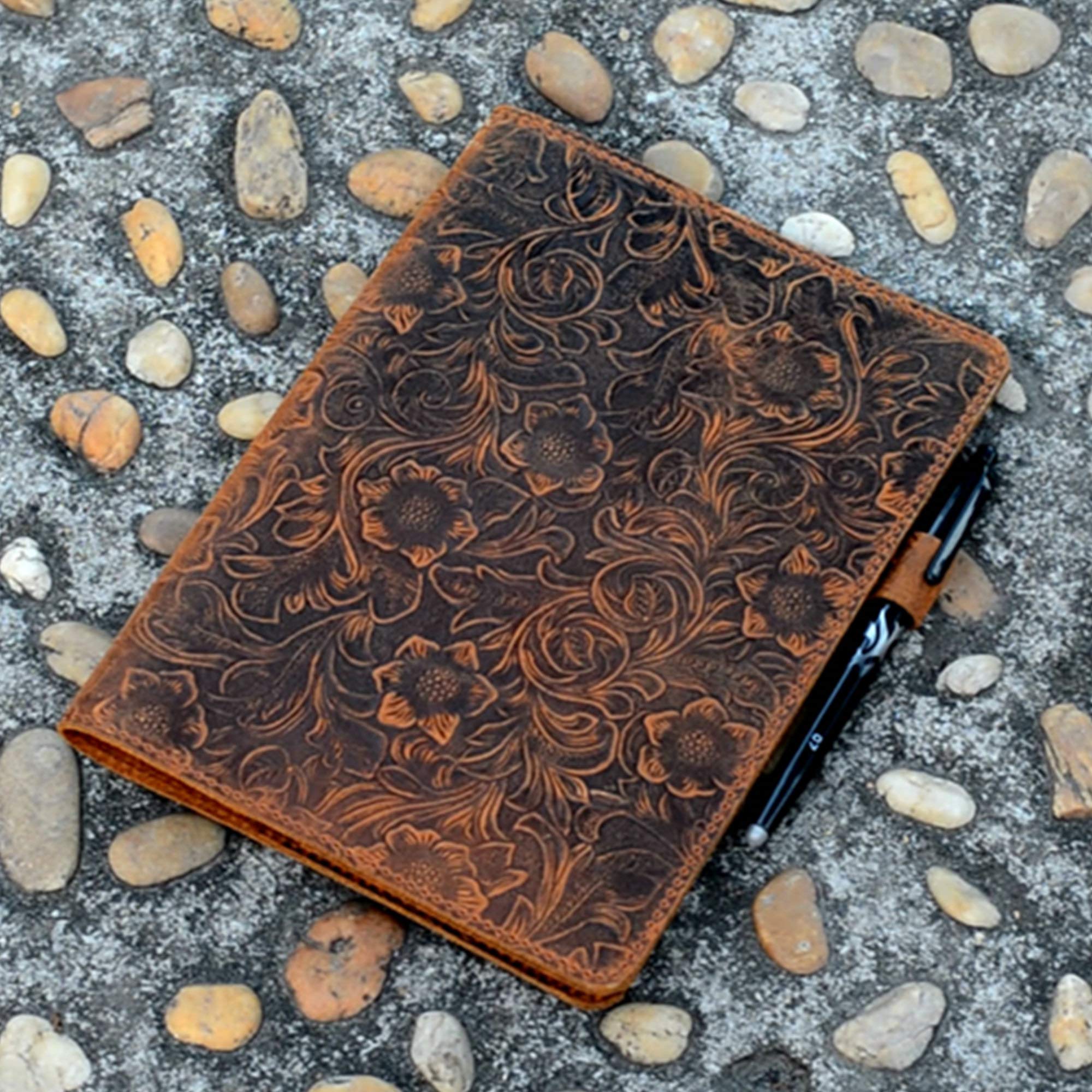 JJNUSA Kompatibel mit Rocketbook Cover handgefertigtes Notizbuch aus echtem Leder für Everlast, Fusion, Wave Moleskin A5 mit Stiftschlaufe und Kartenhalter, Executive 22,4 x 15,2 cm, Blume