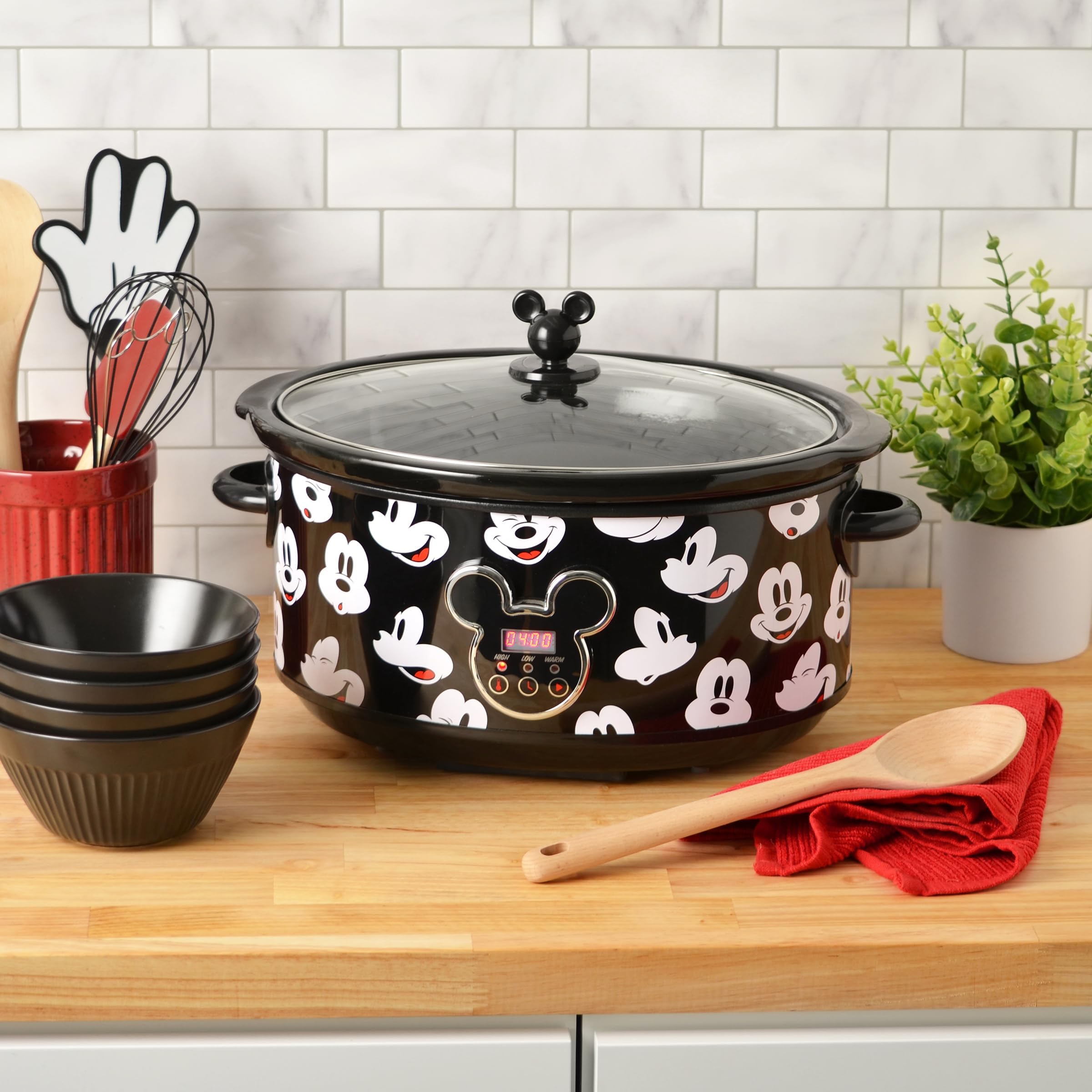 Snapklik.com : Disney Mickey Mouse 7-Quart Digital Slow Cooker