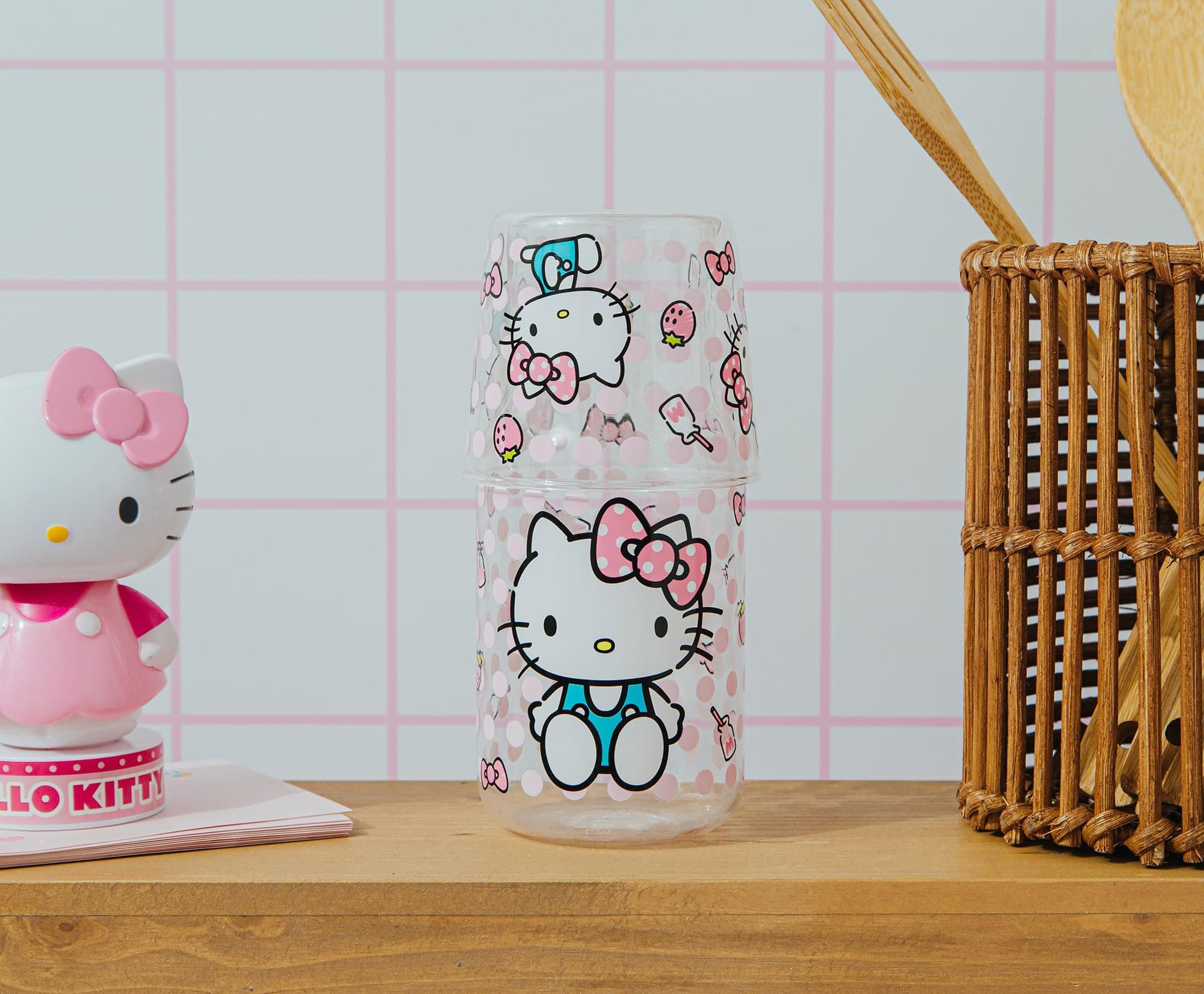 Amazon.com | Sanrio Hello Kitty Pink Dots 18-Ounce Glass Pitcher