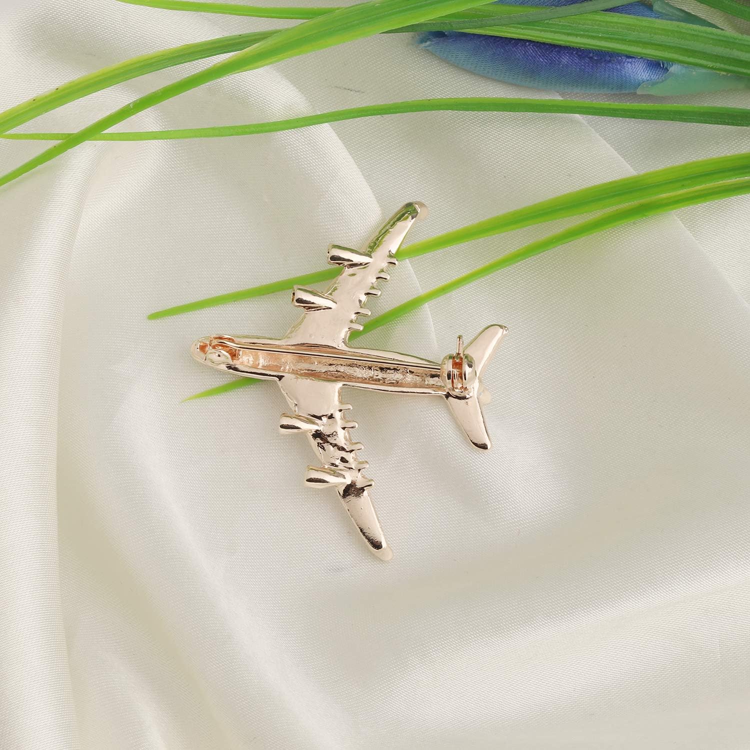 MYOSPARK White Blue Enameled Airplane Aircraft Brooch Aviation Jewelry Plane Gift For Pilot Flight Attendant Air Force Traveler