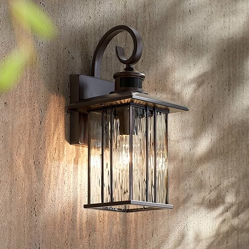 John Timberland Deaver - Lámpara de pared moderna para exteriores, bronce aceitado de 15 1/4 pulgadas, farol de cristal de agua transparente, sensor