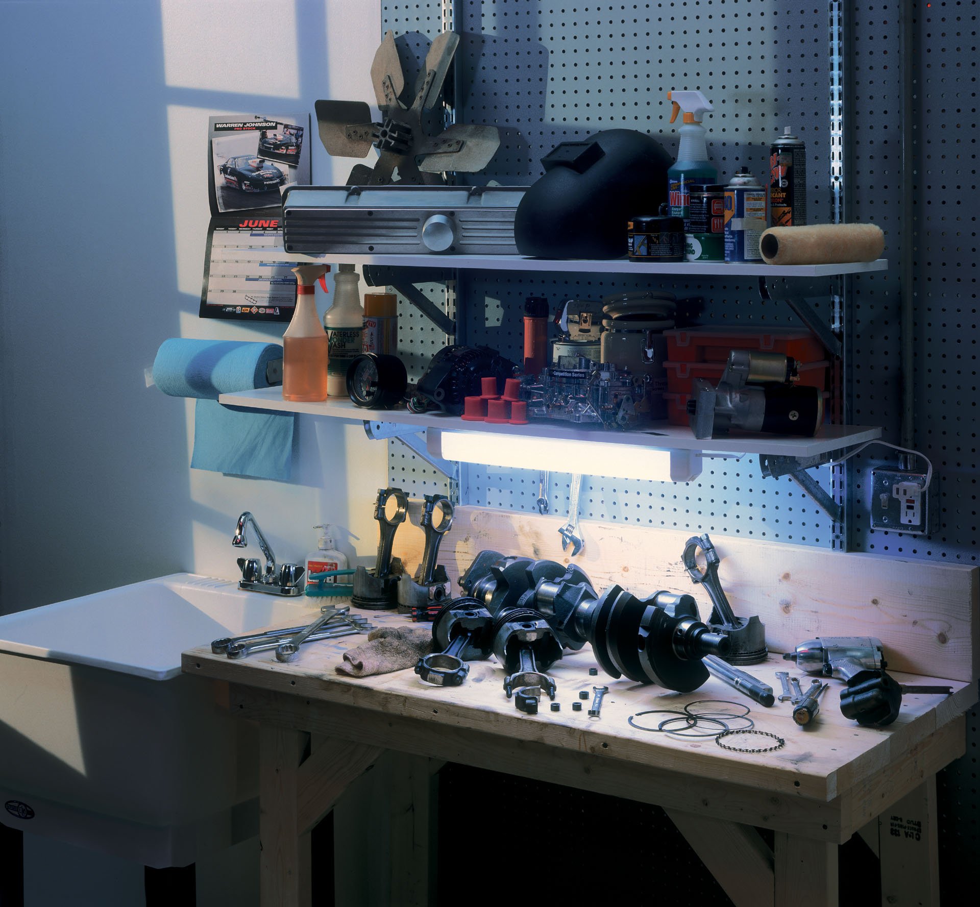 GE Light Bulbs, T8 Tube Lights for Work Spaces, 17 Watt, 24-Inches, G13 Base, Cool White (24 Pack)