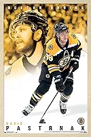 Vista 7 de Trends International NHL Boston Bruins - Póster de pared de David Pastrnák 19, 14.725 x 22.375 pulgadas, versión enmarcada en negro