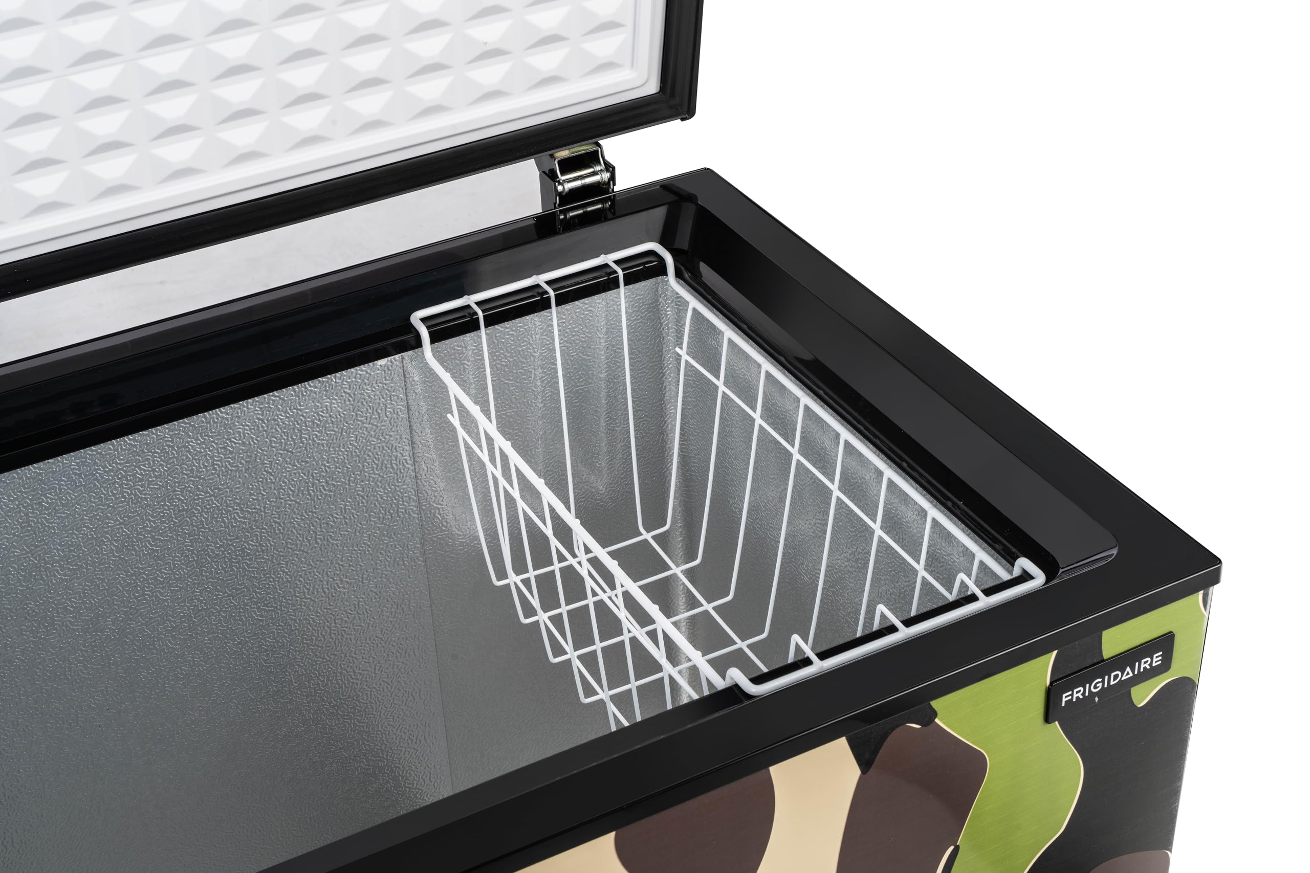 Frigidaire Efrf516camo Chest Deep Freezer- Garage Ready, 5.0 Cu. Ft. Capacity, Camo-Adjustable Thermostat-Removable Vinyl Coated Wire Basket-Easy Defrost Drain on Fridge.com - View 4