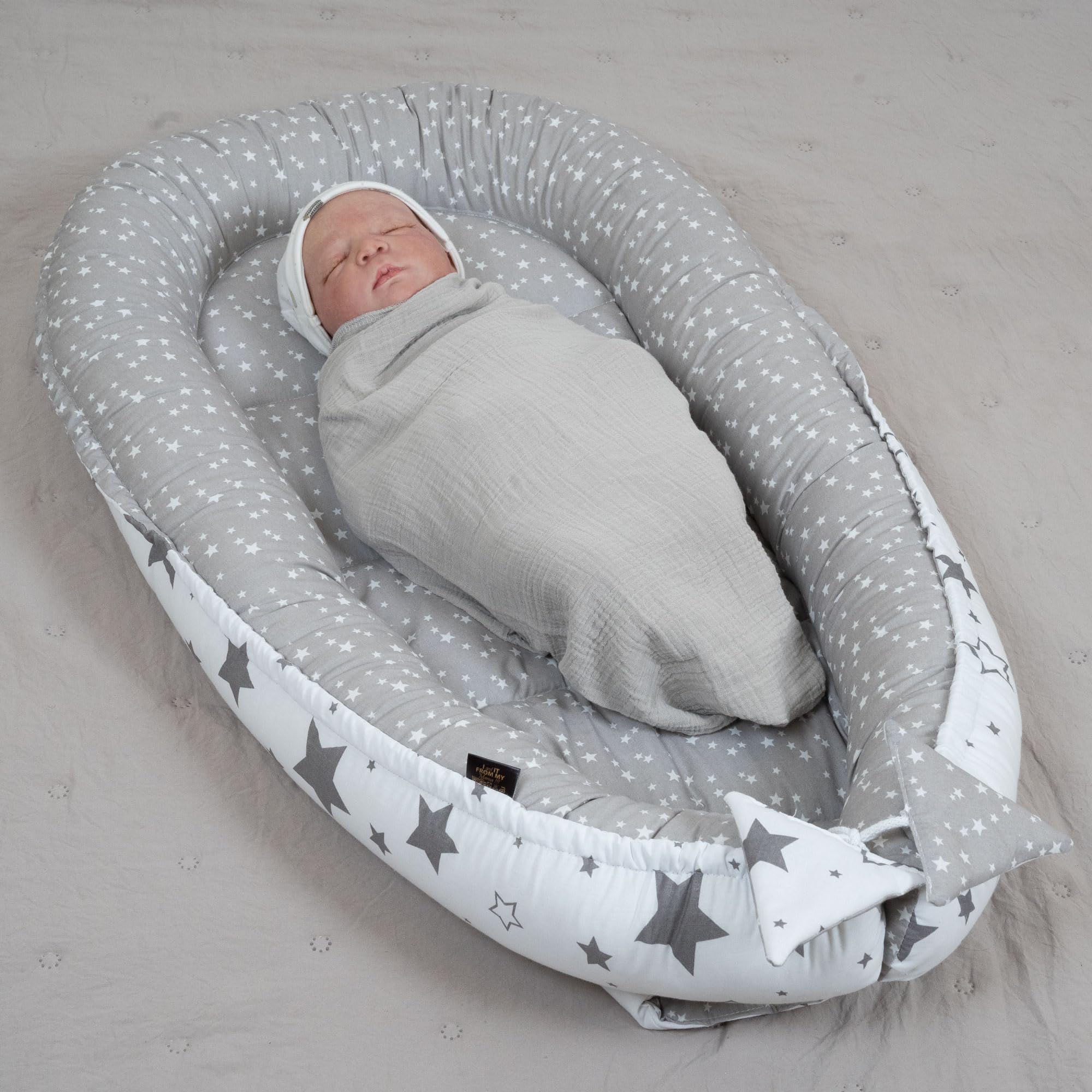 PaLulli Babynest - Cuscino multifunzionale con morbido materasso aggiuntivo, in cocco, paracolpi, lettino da viaggio per neonato, 100% cotone OEKO-TEX, prodotto nell'UE (verde menta II)