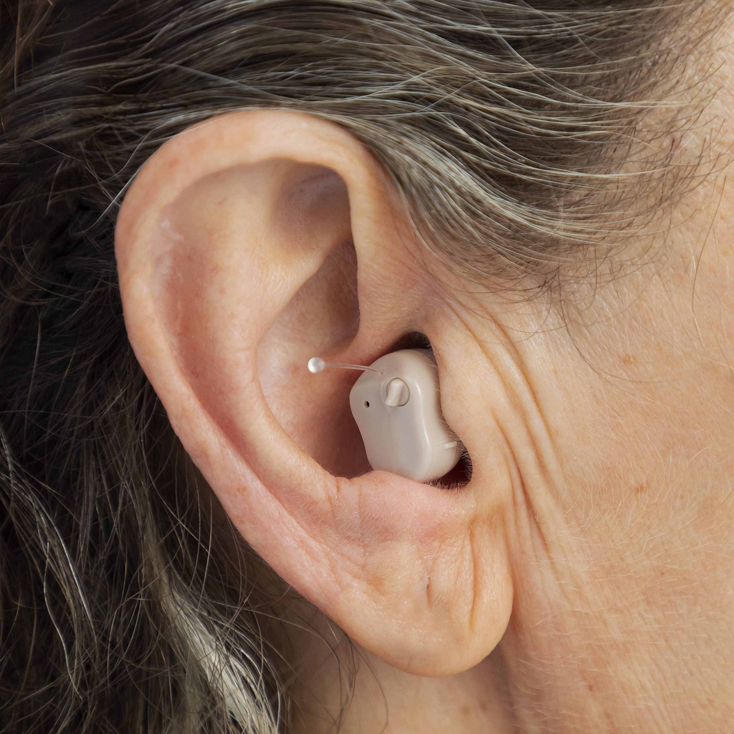 InnovaGoods® Amplificatore acustico intrauricolare Hearzy con 3 modalità audio, 3 livelli di volume, microfono, cavo per collegare a dispositivi esterni, custodia per il trasporto, ideale per la music