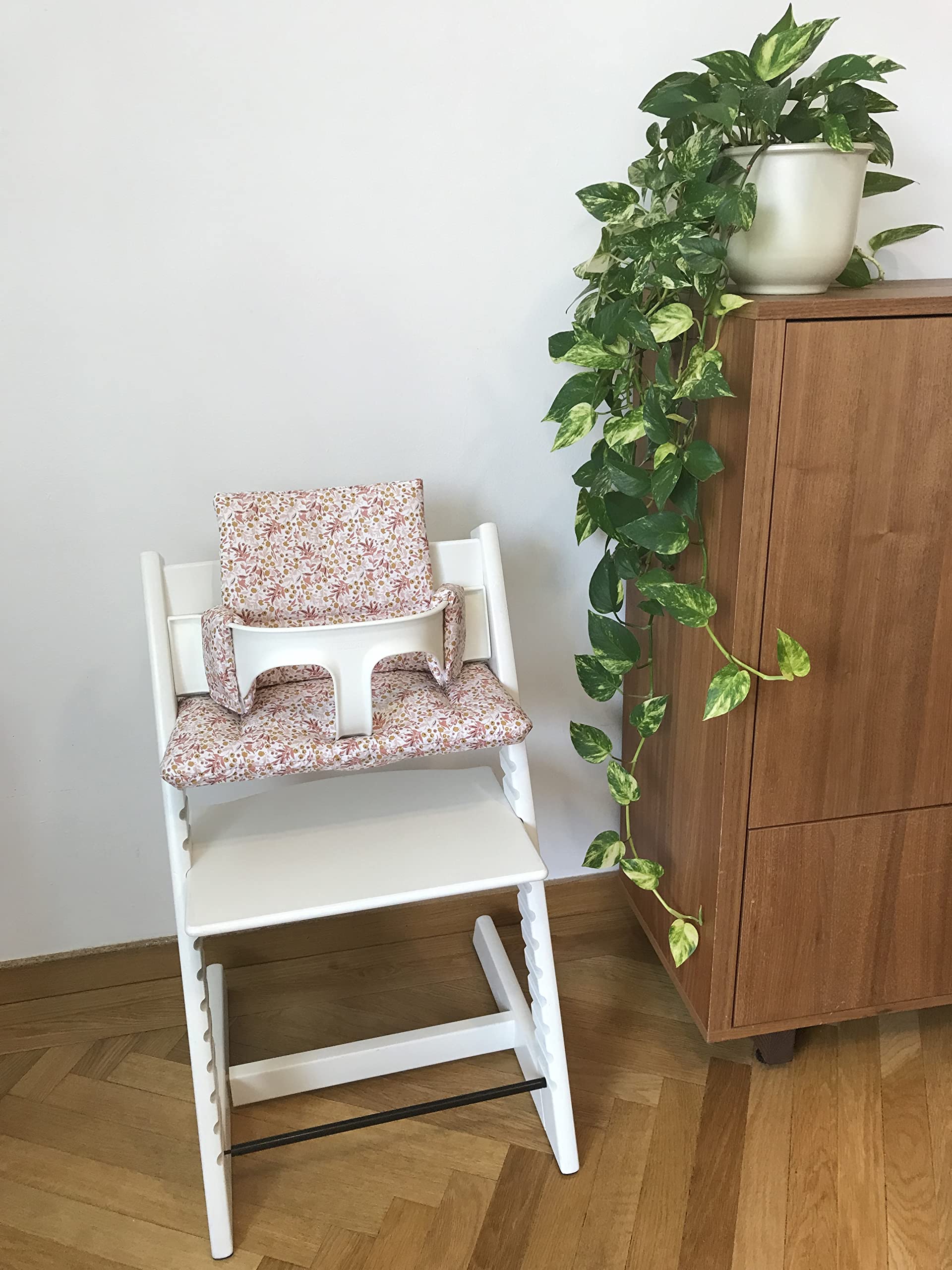 Cojín Antimanchas para Trona Compatible con Tripp Trapp® Rosa Flores | Revestimiento plastificado, Fácil limpieza