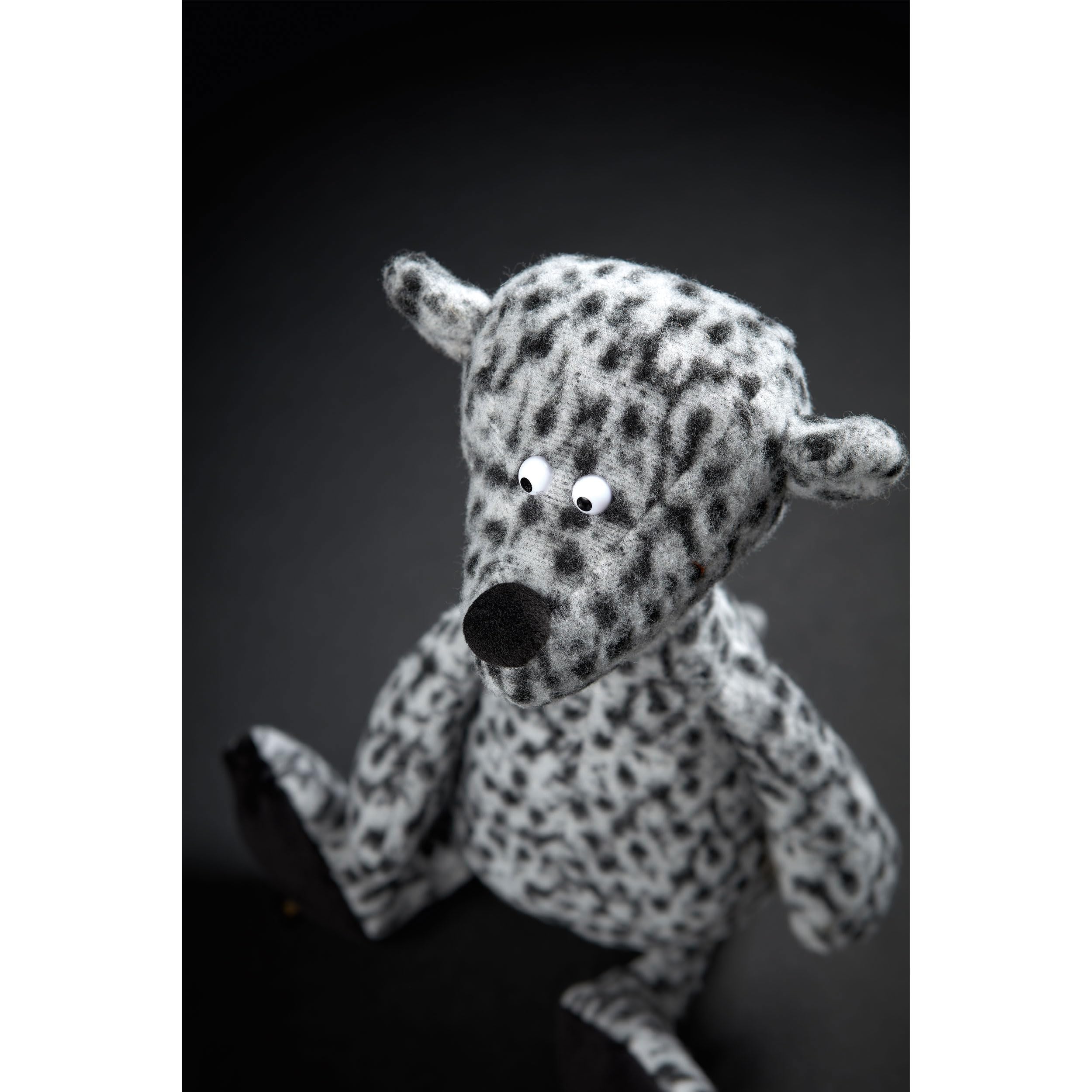 sigikid 39698 Bär ACH Good! Editon 23,BeastsTown Kuscheltier: Sammeln,Schenken,Spielen,Schmusen Kinder Erwachsene von 2-99 Jahren,Grau-gescheckt/Bär,36x13x12cm