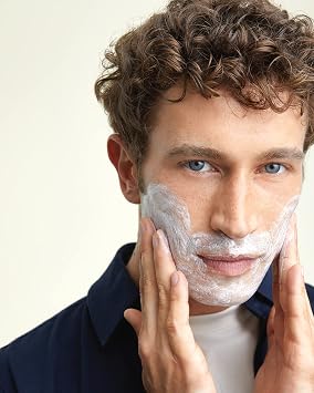 NIVEA MEN Erkek Deep Dimension Tıraş Köpüğü 200 ml, Kusursuz Tıraş,Aktif Karbon, Kaygan Tıraş Deneyimi