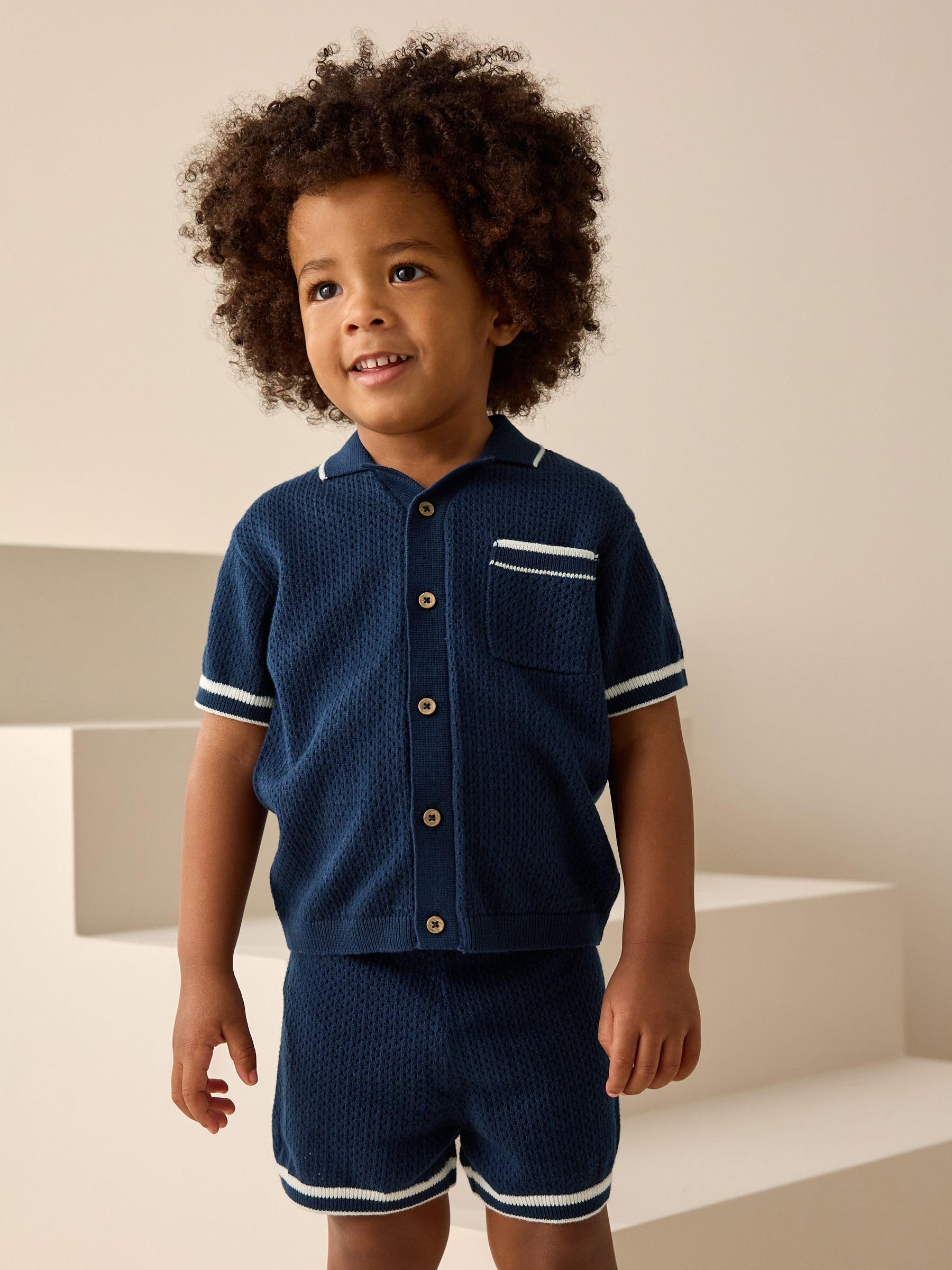NEXT Jungen Standard Strukturiertes Strick-Poloshirt und Shorts 62-140