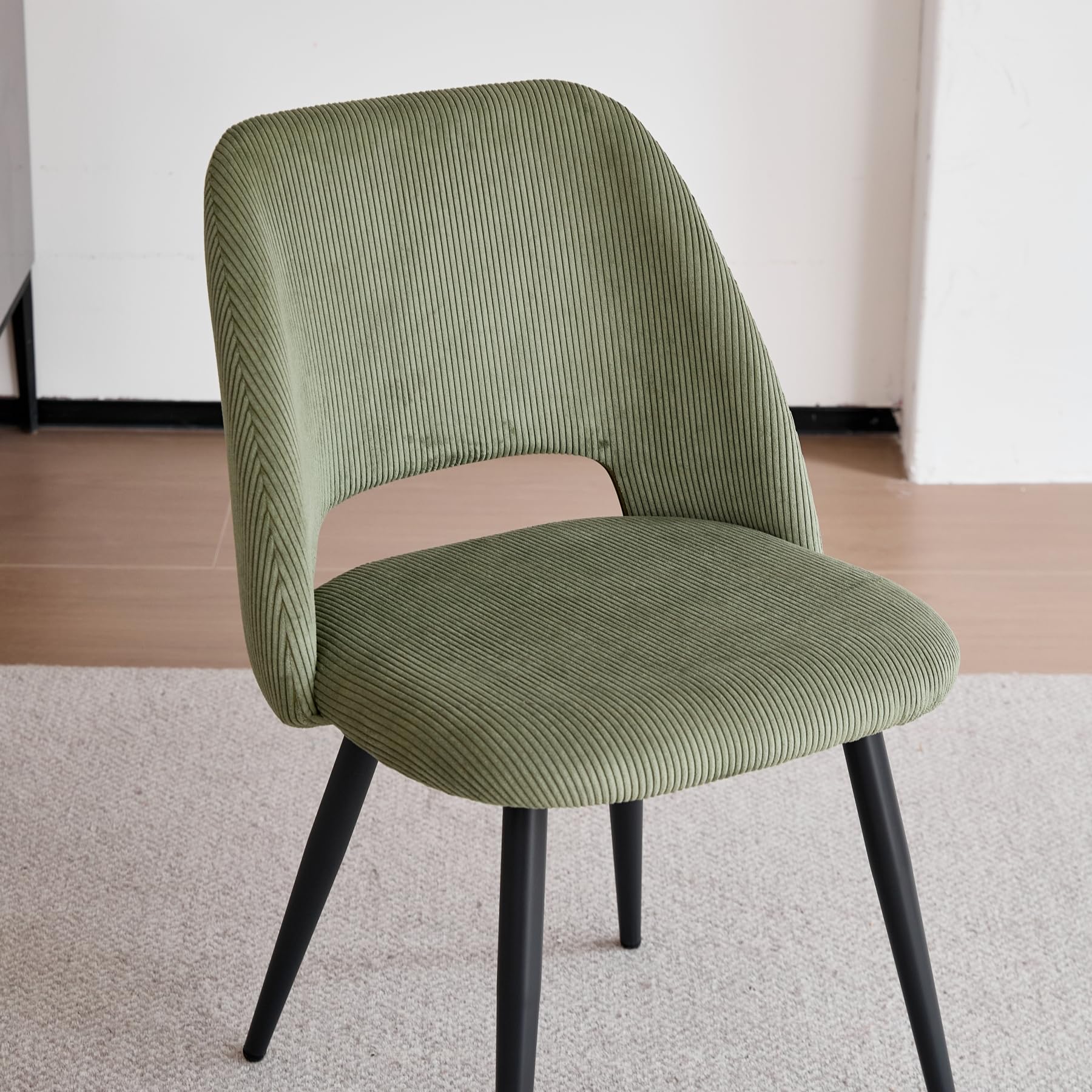 GrandCA HOME Lot de 4 Chaises de Salle à Manger Modernes, Dossier Creux en Velours Côtelé, Rembourrées, pour Salle à Manger, Cuisine, Salon et Chambre (Vert)
