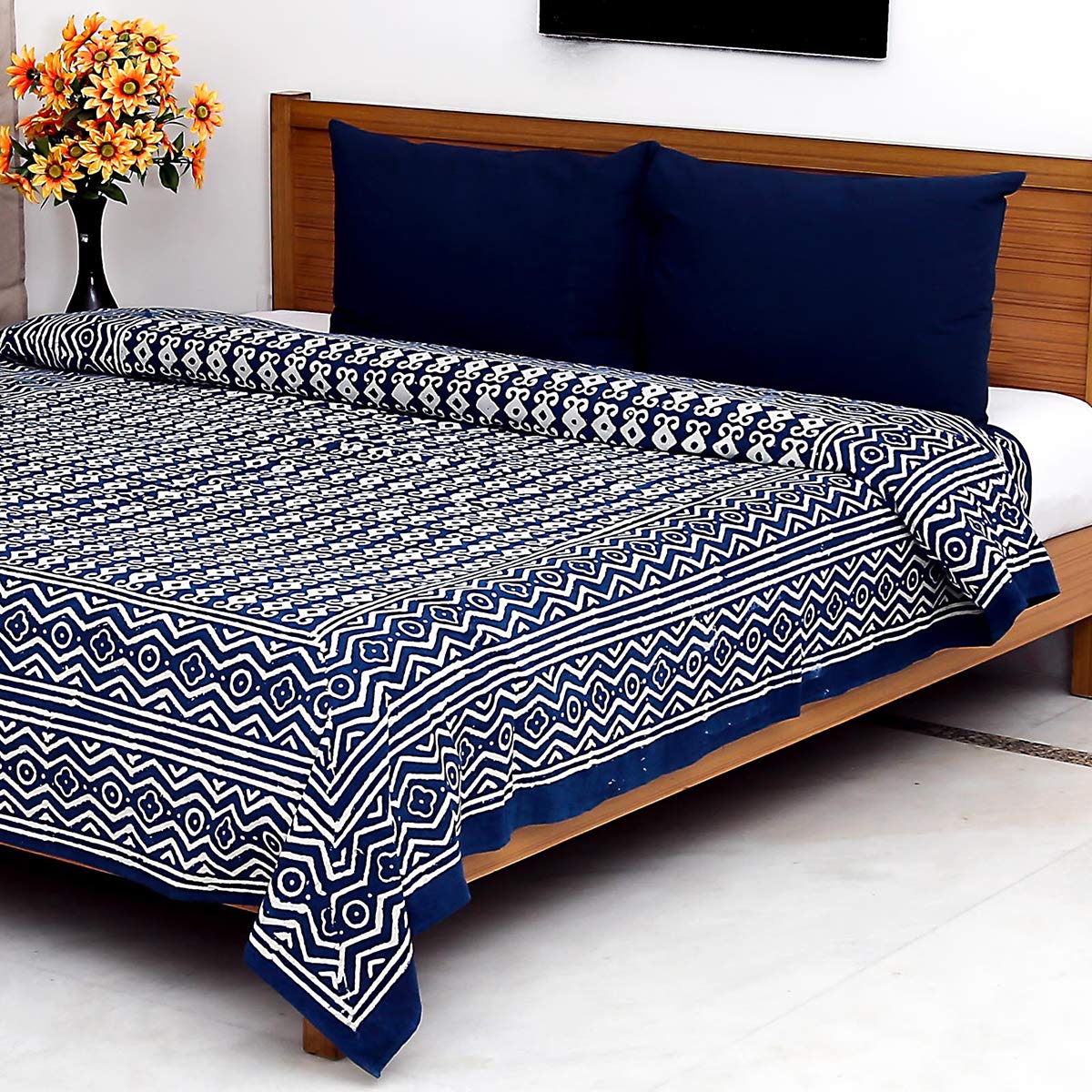 HomeEvolutionHome Evolution Ajrak Resist-dyed And Block Printed 3 Piece Bedding Set - King (108 X 108 Inch) - White/indigo