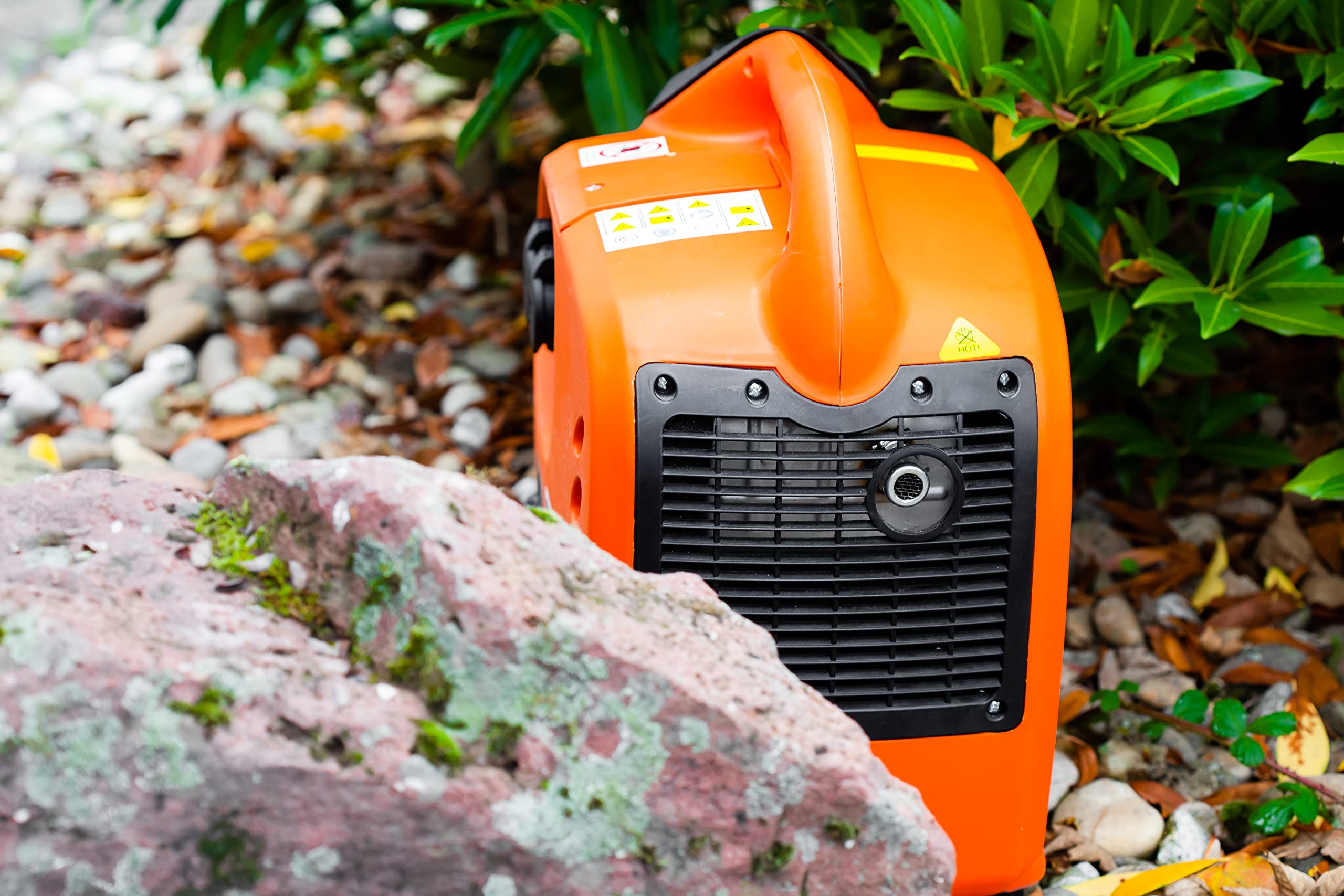 CROSS TOOLS Generator prądu inwertorowego na benzynę, agregat prądotwórczy (moc maks. 2200 W, 2 x 230 V; 1 x gniazdo 12 V, technologia INV umożliwia ładowanie laptopa, telefonu komórkowego itd.) CPG