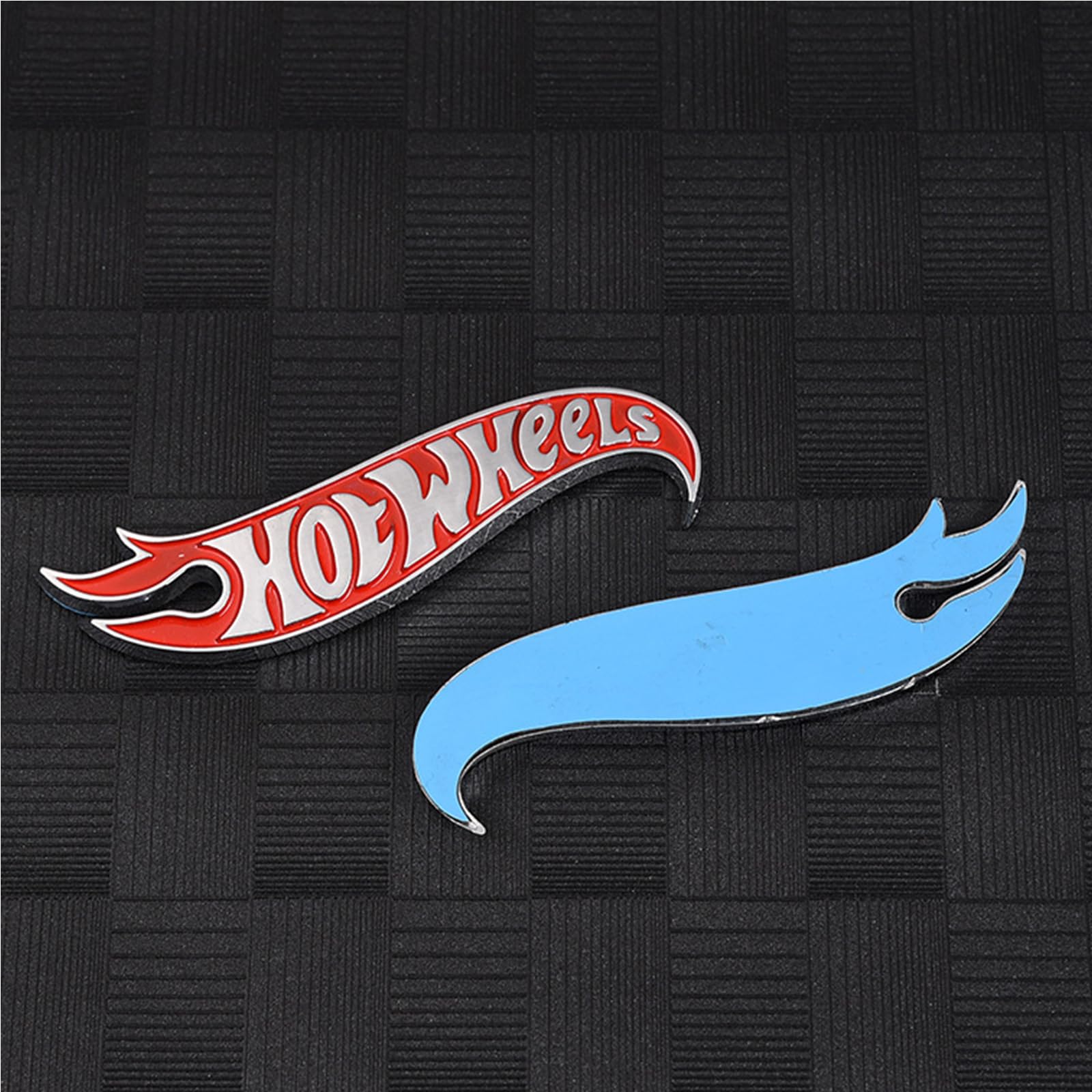 Par De Emblemas Hot Wheels Para Guardabarros – Reemplazo GM 22937300 Y 22937299