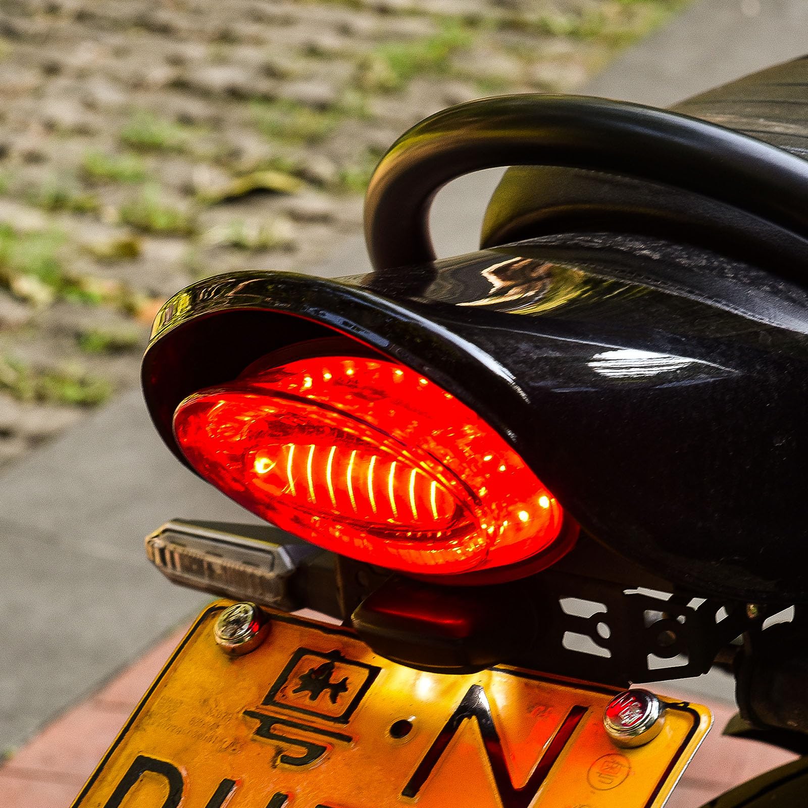 Amazon | CHINGLAY LEDテールランプ バイク用品 Compatible with