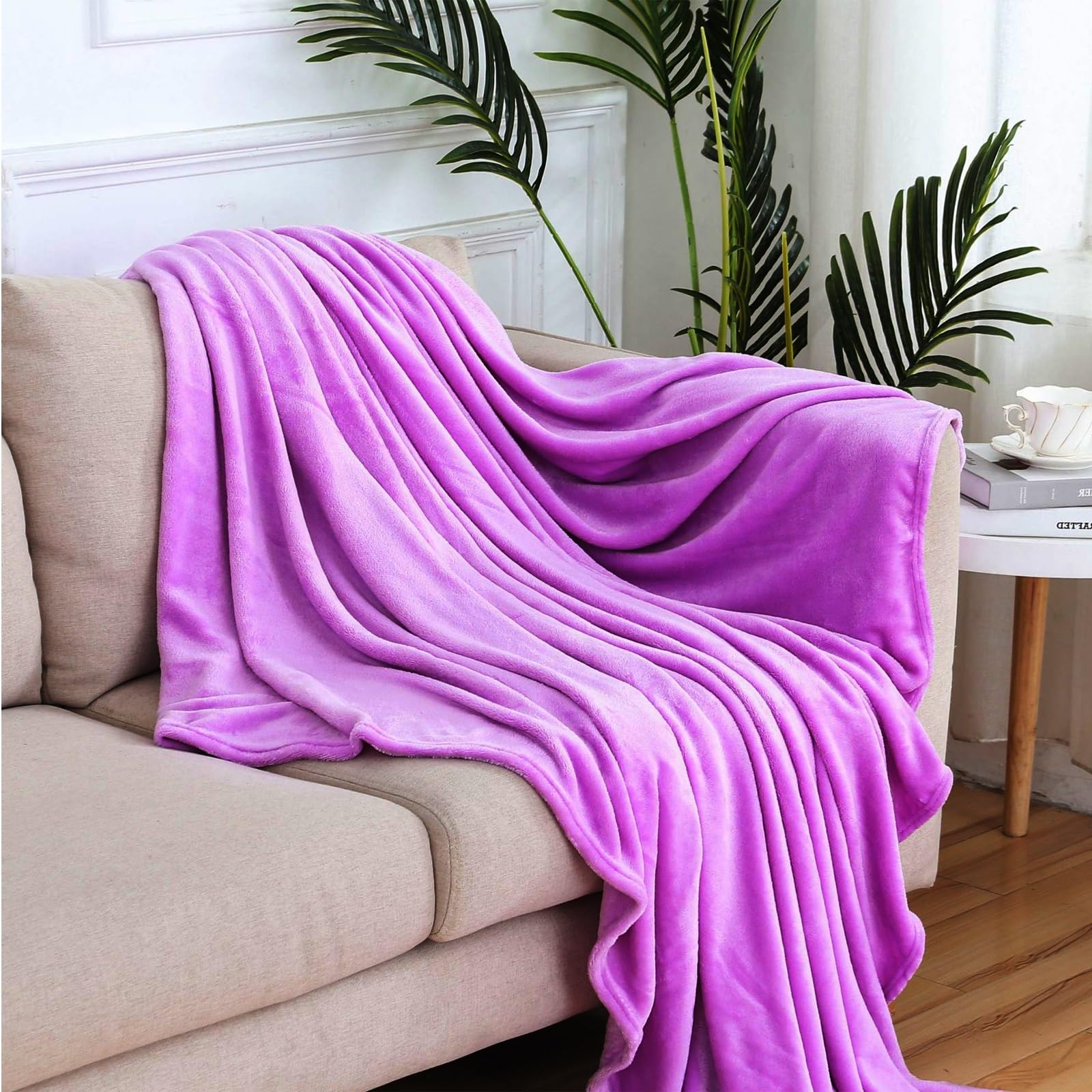 Manta Sofá Plaid Polar 130 x 280 cm Acogedora, Suave, Ligera, Cálida, Fácil de Cuidar Manta Gruesa de Sofá para Sofá, Sillón y Viaje, Morado