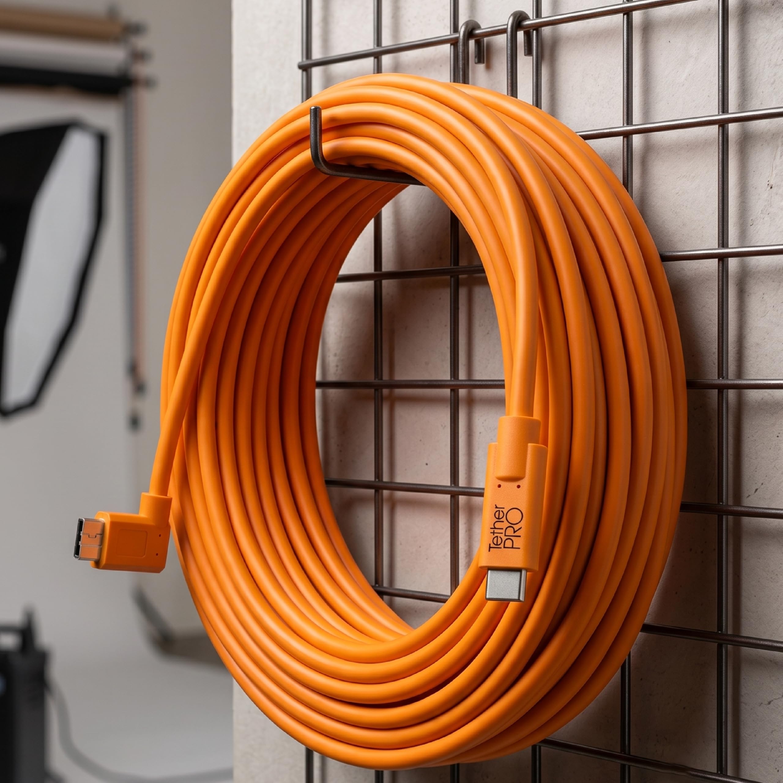 Tether Tools Cable USB-C a 3.0 Micro-B ángulo recto, 4,60 m, color naranja