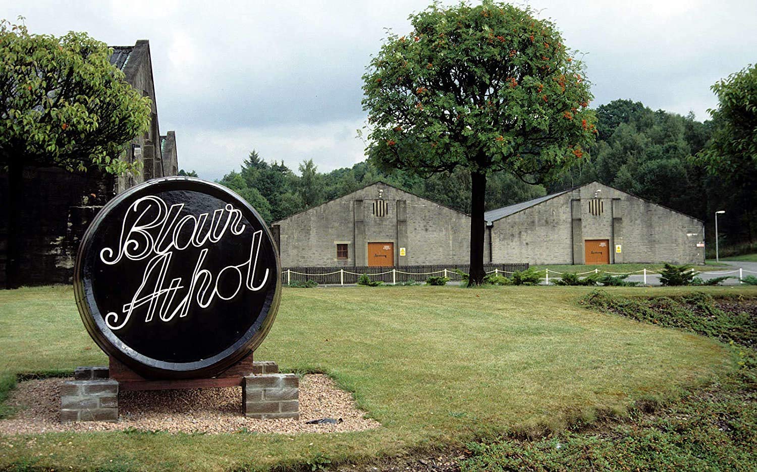 Amazon.co.jp: 【箱なし】ブレアソール 12年 UD花と動物 43度 700ml