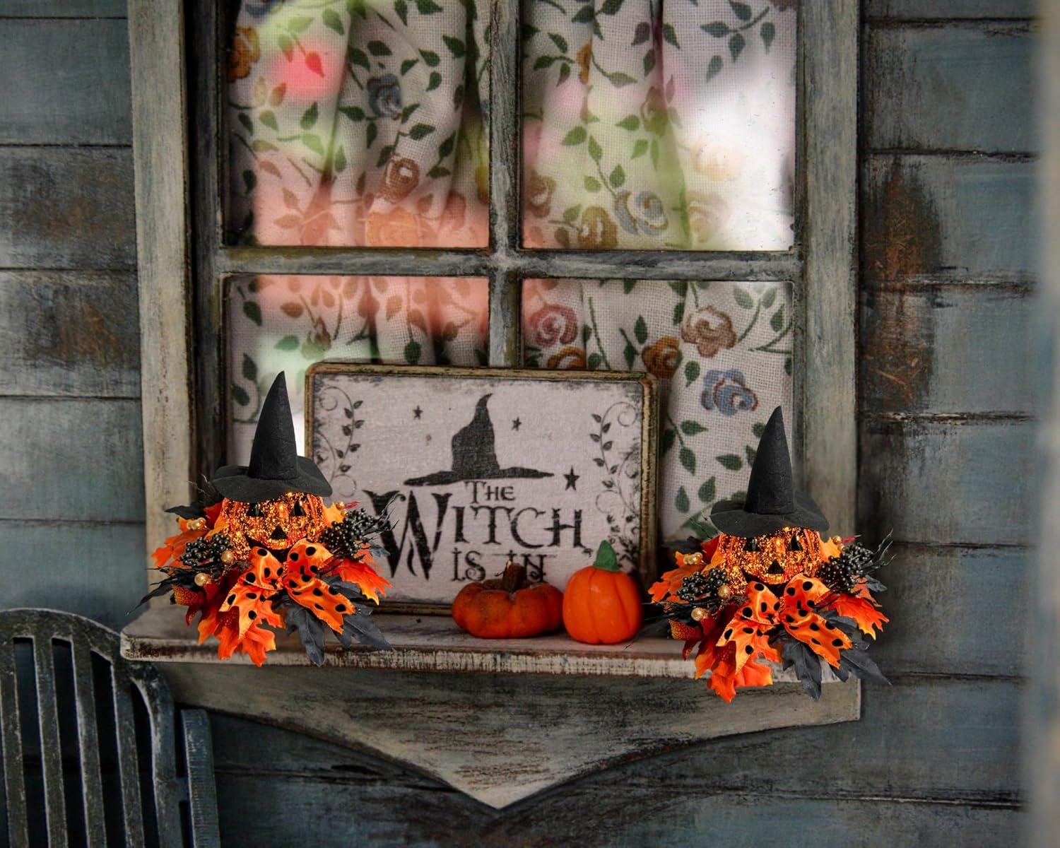 Lighted Harvest Pumpkin Table Decoration Indoor Outdoor Table Centerpiece with Maple Leaves Black Berries and Witch Hat for Fall Table Centerpieces Thanksgiving Halloween Decor