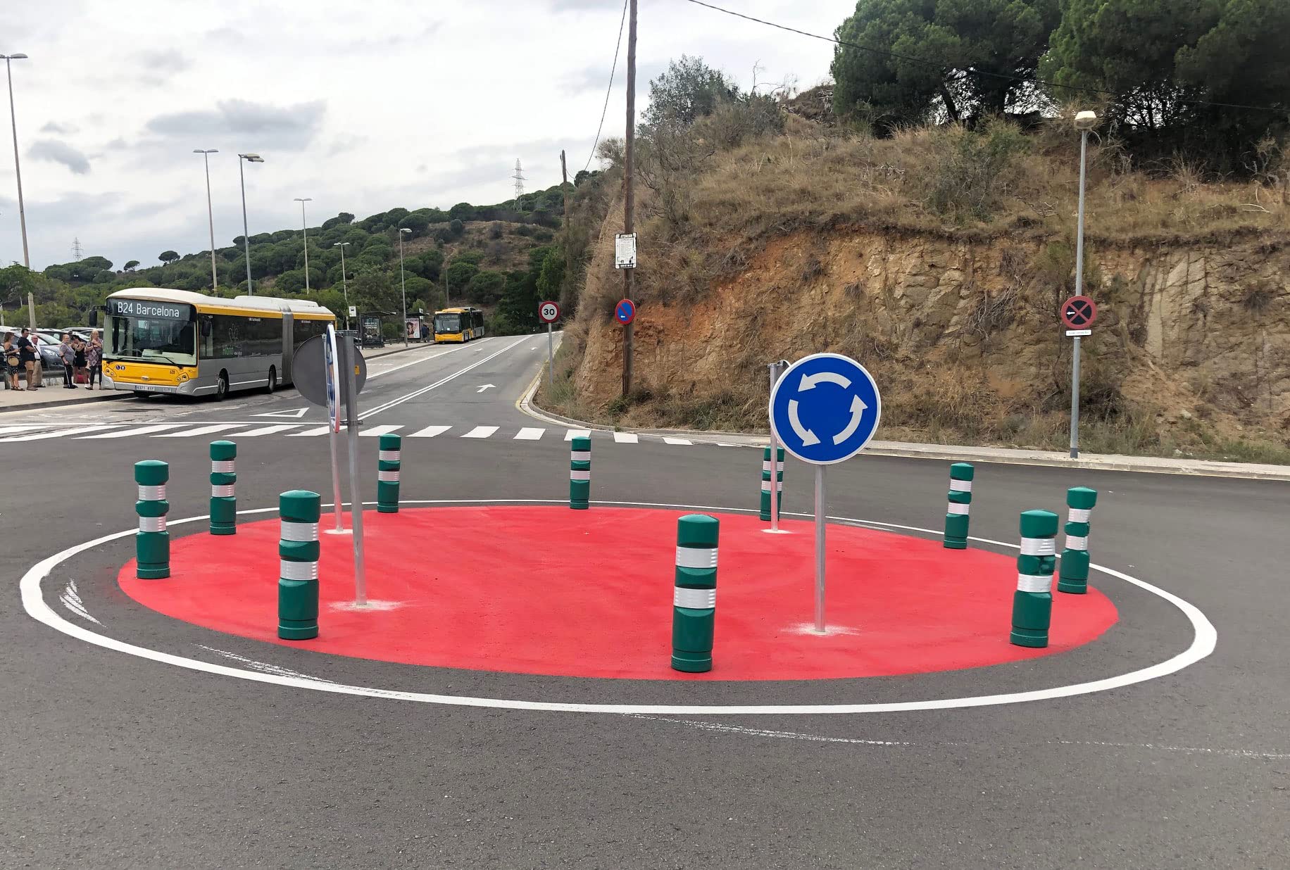 PAL | Hito de balizamiento y señalización de trafico H-75 verde elástico de gran flexibilidad y resistencia a los impactos (2- Hitos)