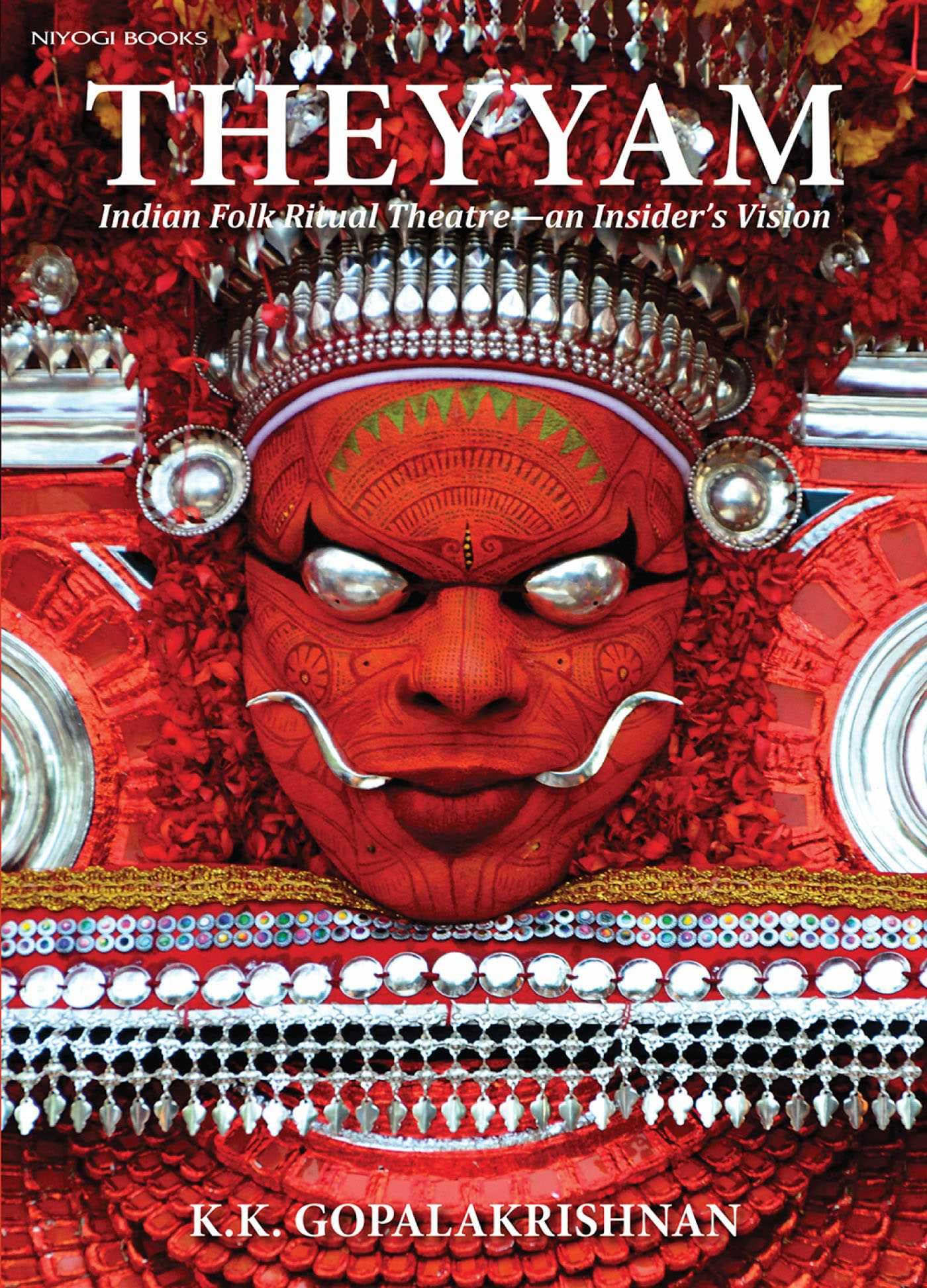 Theyyam sculpture ethnique salon pour sublimer un intérieur moderne
