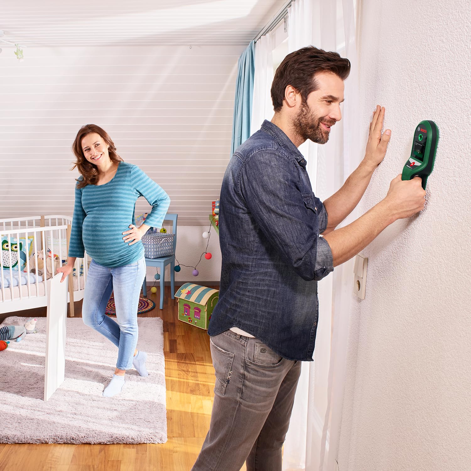 Bosch Detektor UniversalDetect (ułatwiający obsługę przewodnik instrukcjami „krok po kroku”, detektor konstrukcji drewnianych i przewodów, opakowanie kartonowe E-Commerce)