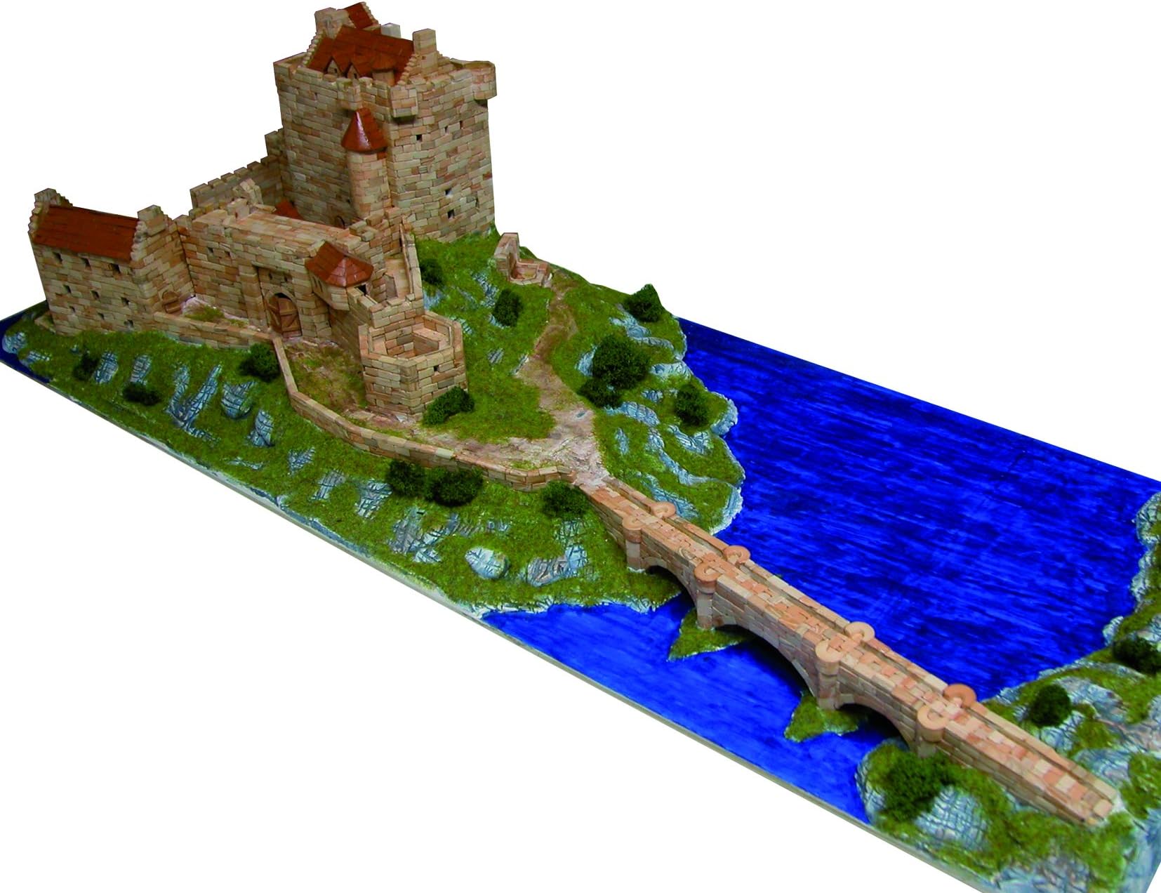Aedes Eilean Donan Castle Model Kit, 37 x 26 x 7 cm