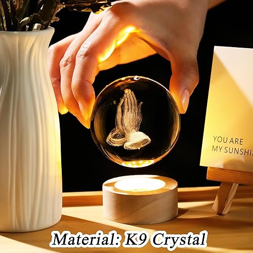 Miniatura 4 de Bola de cristal de oración de manos 3D con base de madera, regalo religioso de cristal cristiano para mujeres y hombres, figura de luz nocturna de