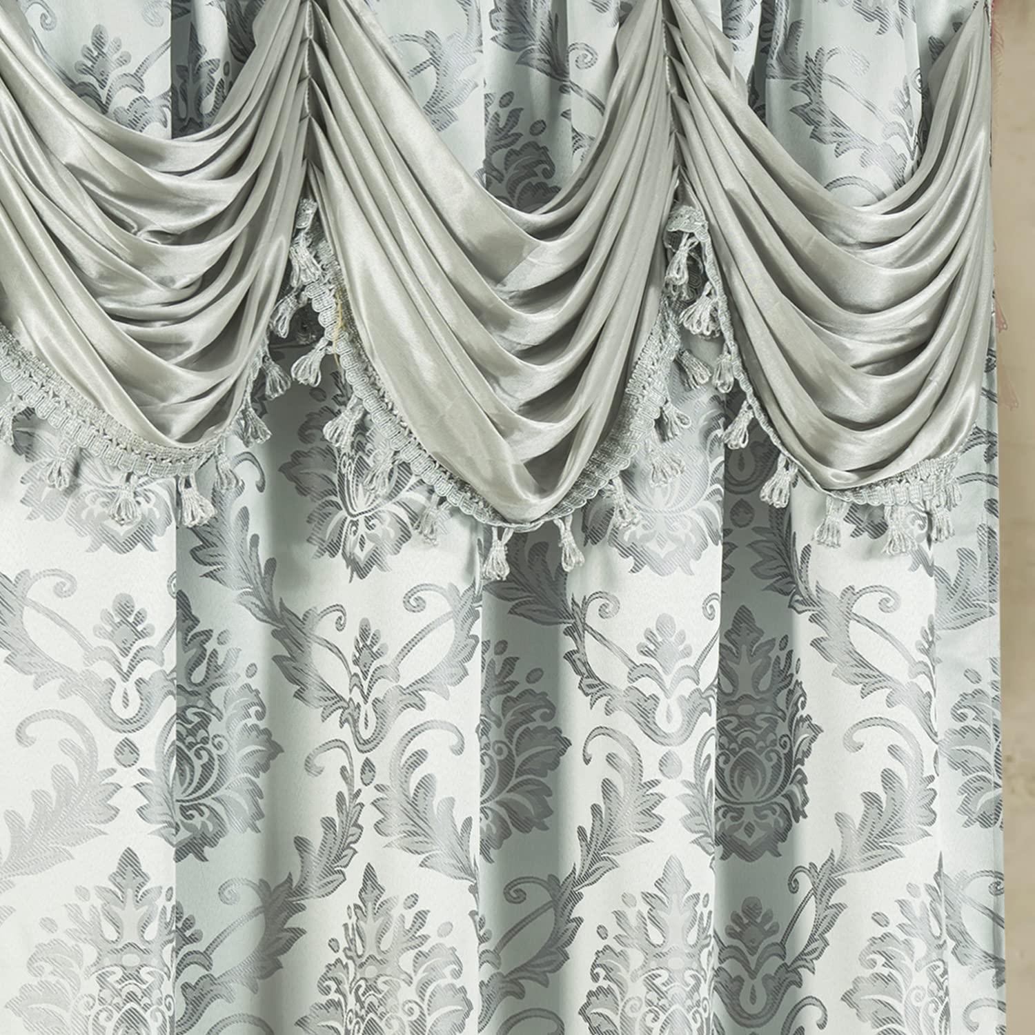 Rideaux de fenêtre jacquard pour salon et chambre à coucher – 137 x 213 cm (l x L) – Ensemble de 2 panneaux avec cantonnière attachée, dos et 2 embrasses, motif fantaisie (gris argenté)