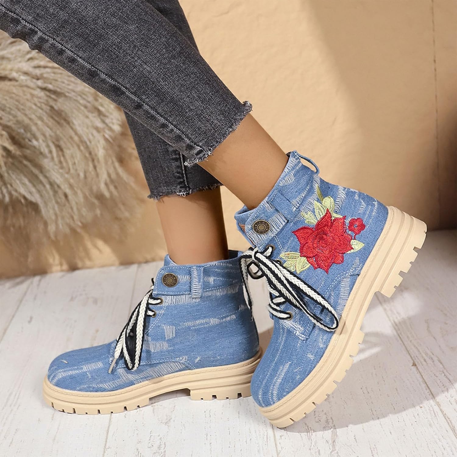 Women Ankle Boots Flat Sole Flower Decor Lace-Up Thick Platform for Casual Wear
