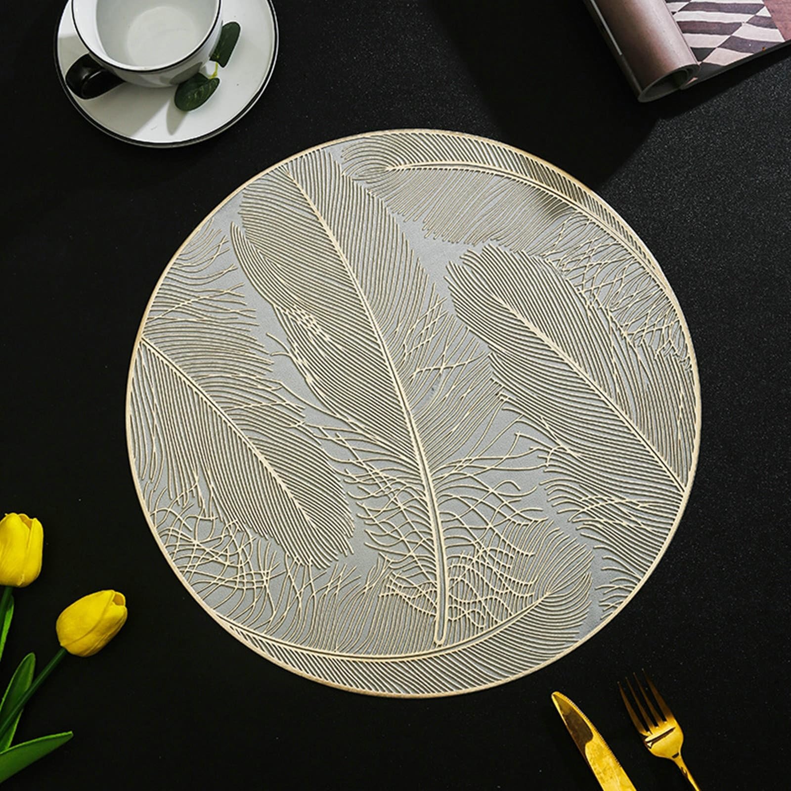 Sets de table bohème motif plumes dorées pour table à manger chic x8