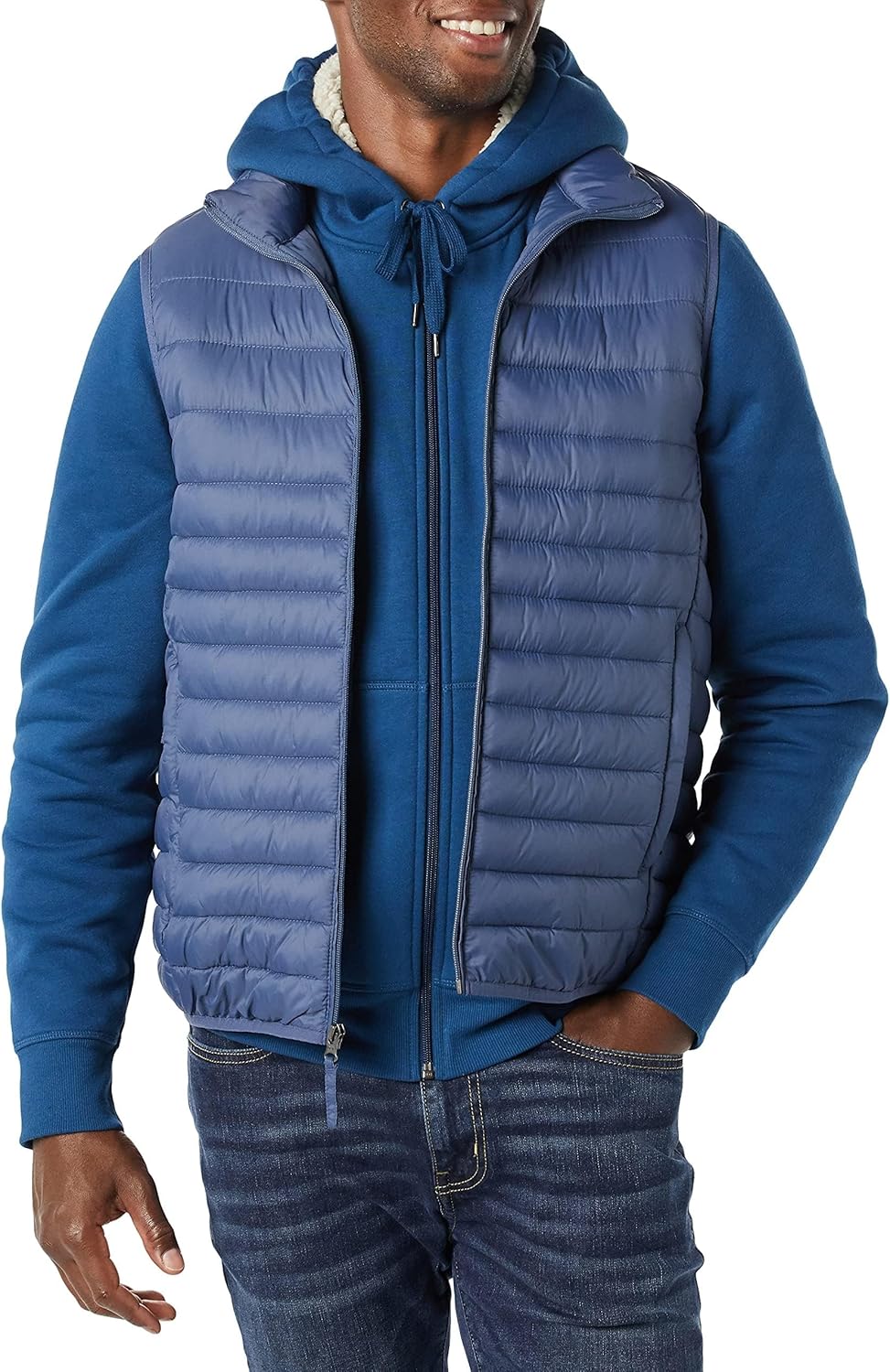 Amazon Essentials Men's Lightweight Water-Resistant Packable Puffer Vest