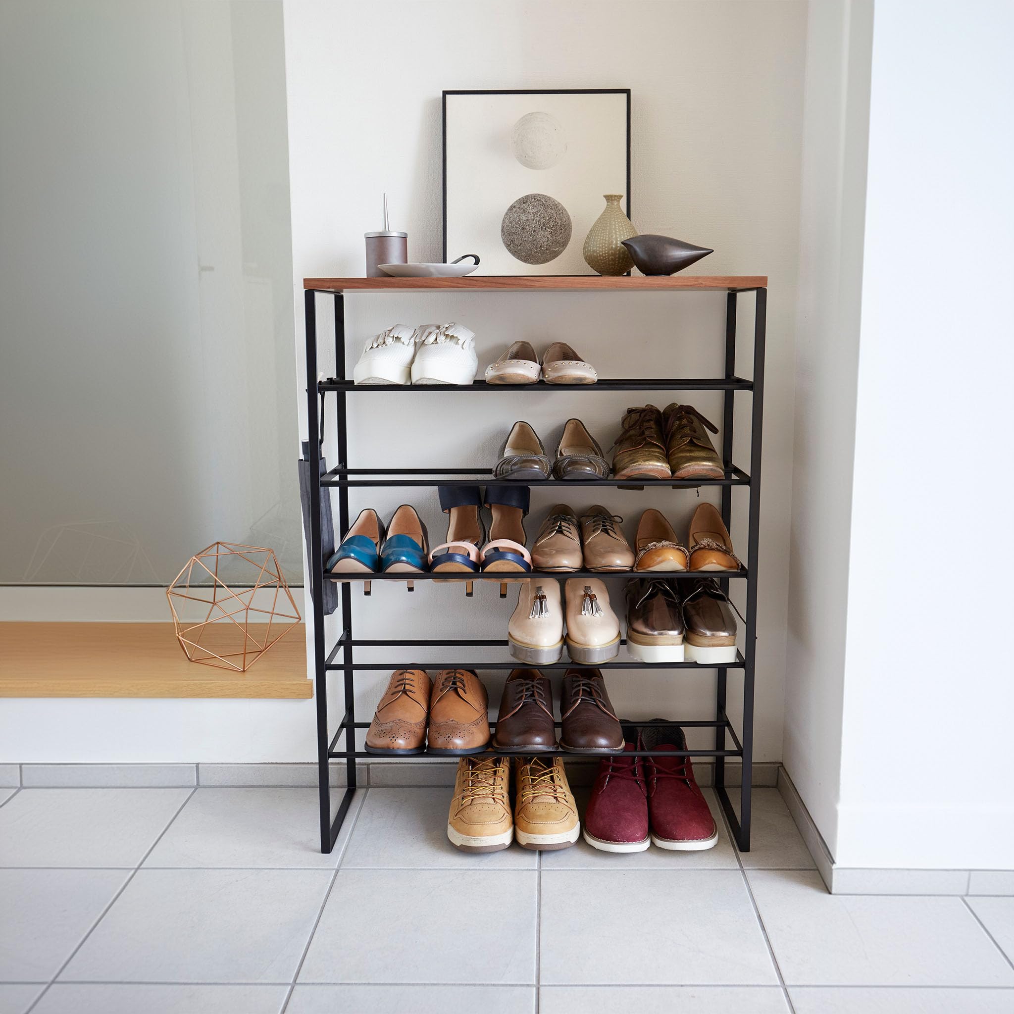 YAMAZAKI 3370 Tower 6~Tiered Wood~Top Shoe Rack, Black, Steel/Wood, 66 x 25 x 87 cm