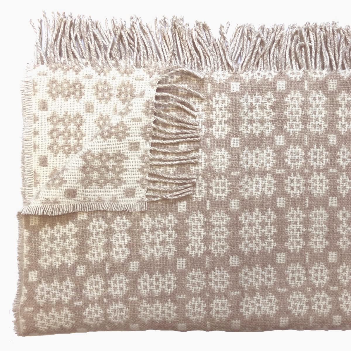 Cadwyn Grain Colour Welsh Tapestry Woollen Throw. Traditional Carthen Welsh Blanket - Caernarfon Pattern. Finished With Fringing.