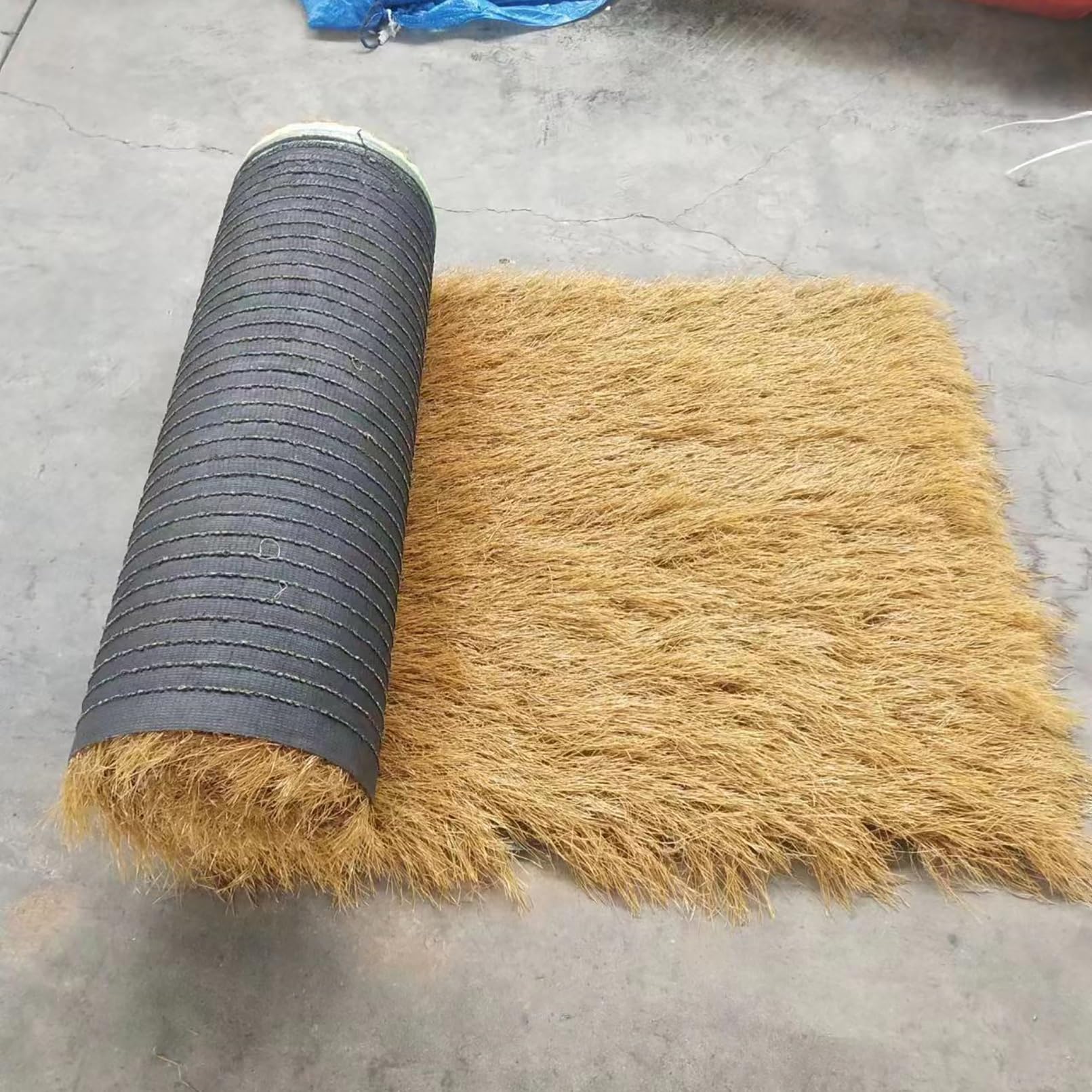 NAKAN Artificial Thatch Roofing Panel for Tiki Hut Bar, Synthetic Palapa Thatch Roof Runner Roll Duck Blind Grass for Umbrella Cover Tropical Decoration(Size:0.5x5m/1.6x16ft,Color:Brown NAKAN Artificial Thatch Roofing Panel for Tiki Hut Bar, Synthetic Palapa Thatch Roof Runner Roll Duck Blind Grass for Umbrella Cover Tropical Decoration(Size:0.5x5m/1.6x16ft,Color:Brown