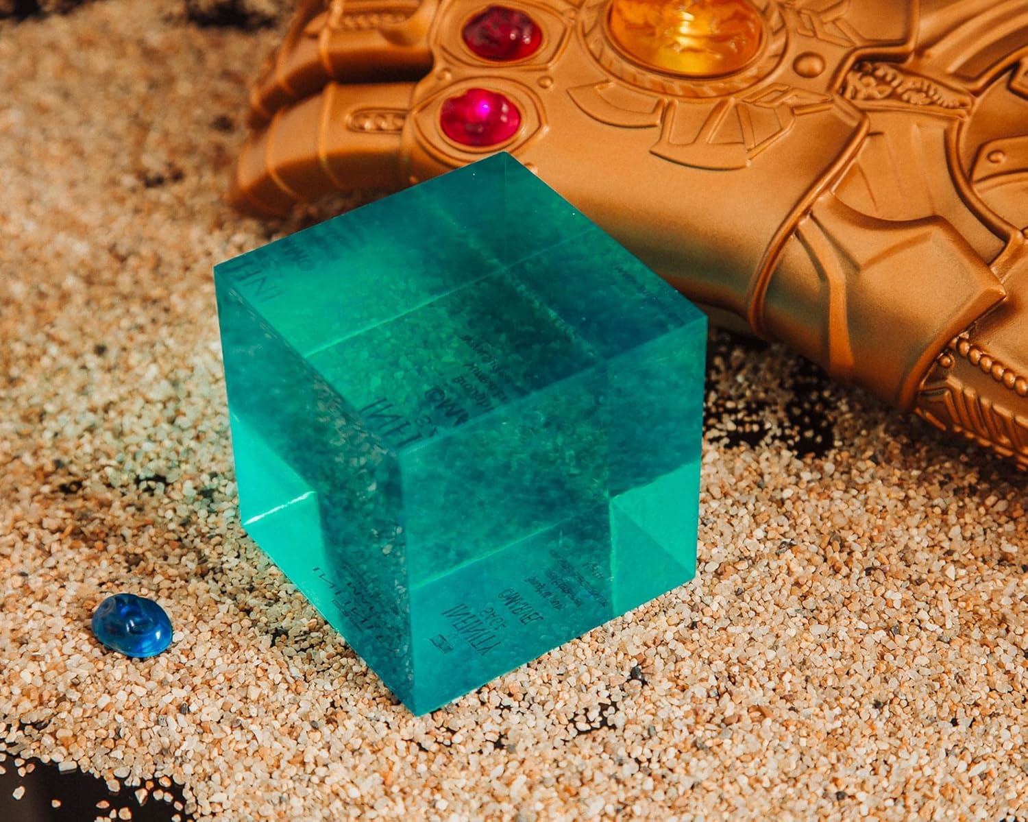 Marvel Studios Loki Resin Tesseract Cube, Space Stone Prop Replica Exclusive | Action Figure Statue, Desk Toy Accessories, Home Office Decor | The Avengers Infinity Saga Collectible