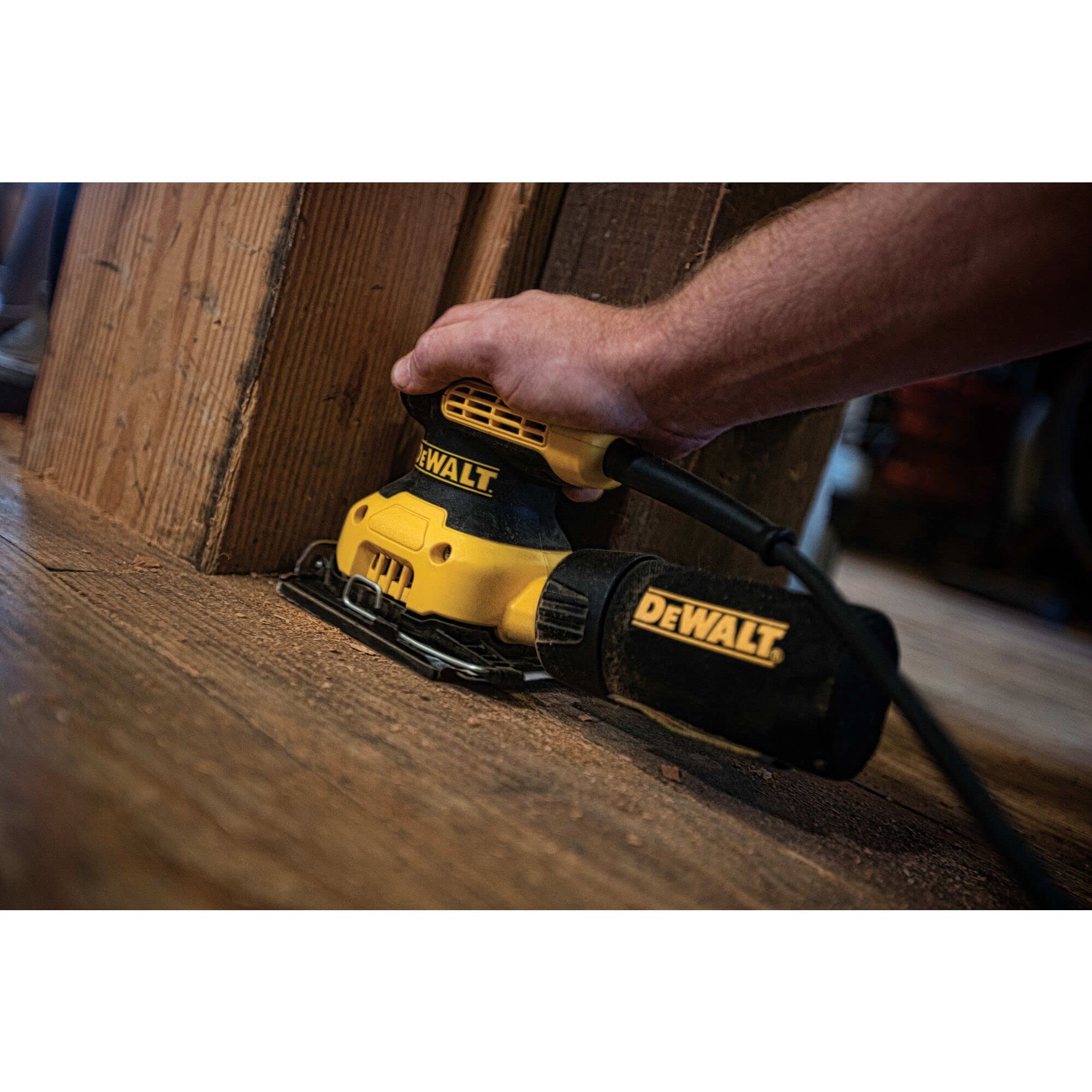 DEWALT Ponceuse Vibrante 1/4 de Feuille, avec Sac à Poussières et Adaptateur d'Aspiration - 230 W - 14000 orb/min, DWE6411-QS + DEWALT Feuille K40, 115 x 115 mm, Set de 10 Pièces, DT3020-QZ