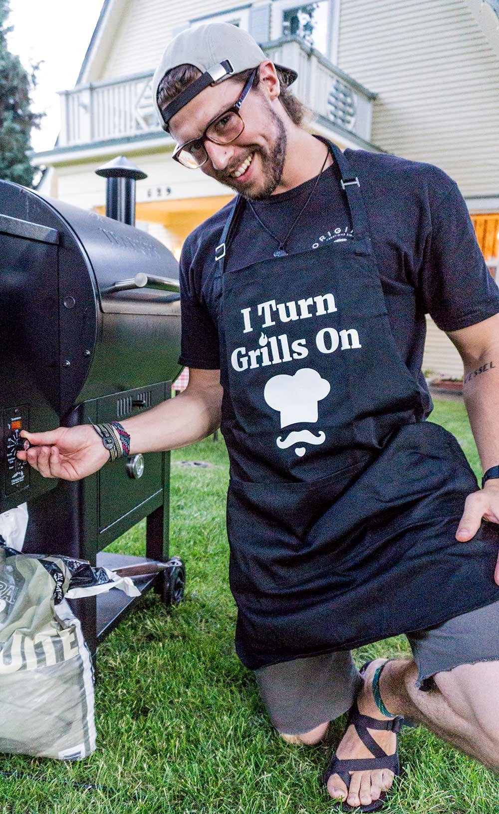 ApronMen Fartuch do grilla z poli/bawełny (włączam grille) z 4 kieszeniami użytkowymi, regulowana szyja