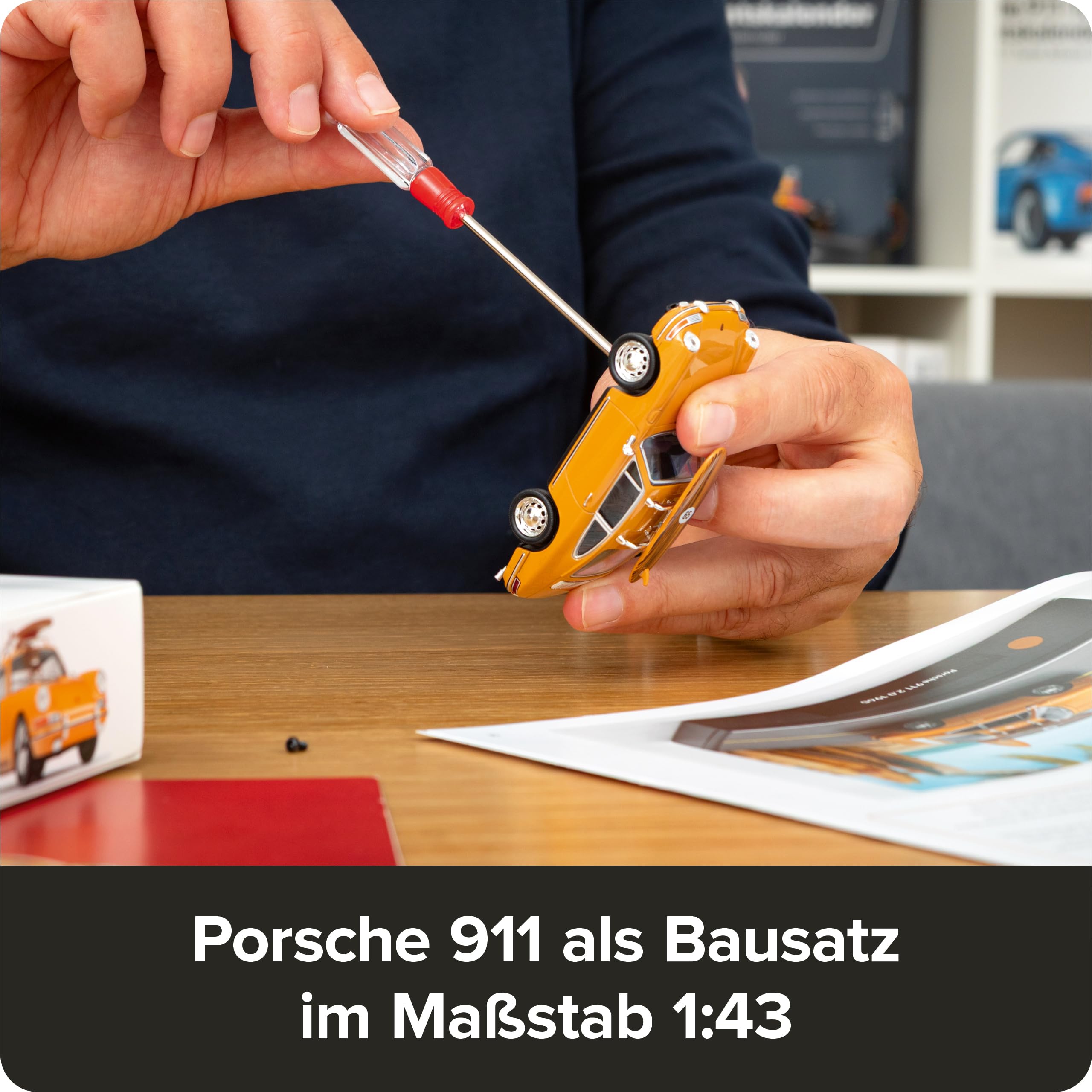FRANZIS 67299 - Porsche 911 Sonderedition Surfbrett Adventskalender - Modellbausatz im Maßstab 1:43, inkl. Soundmodul und 52-seitigem Begleitbuch