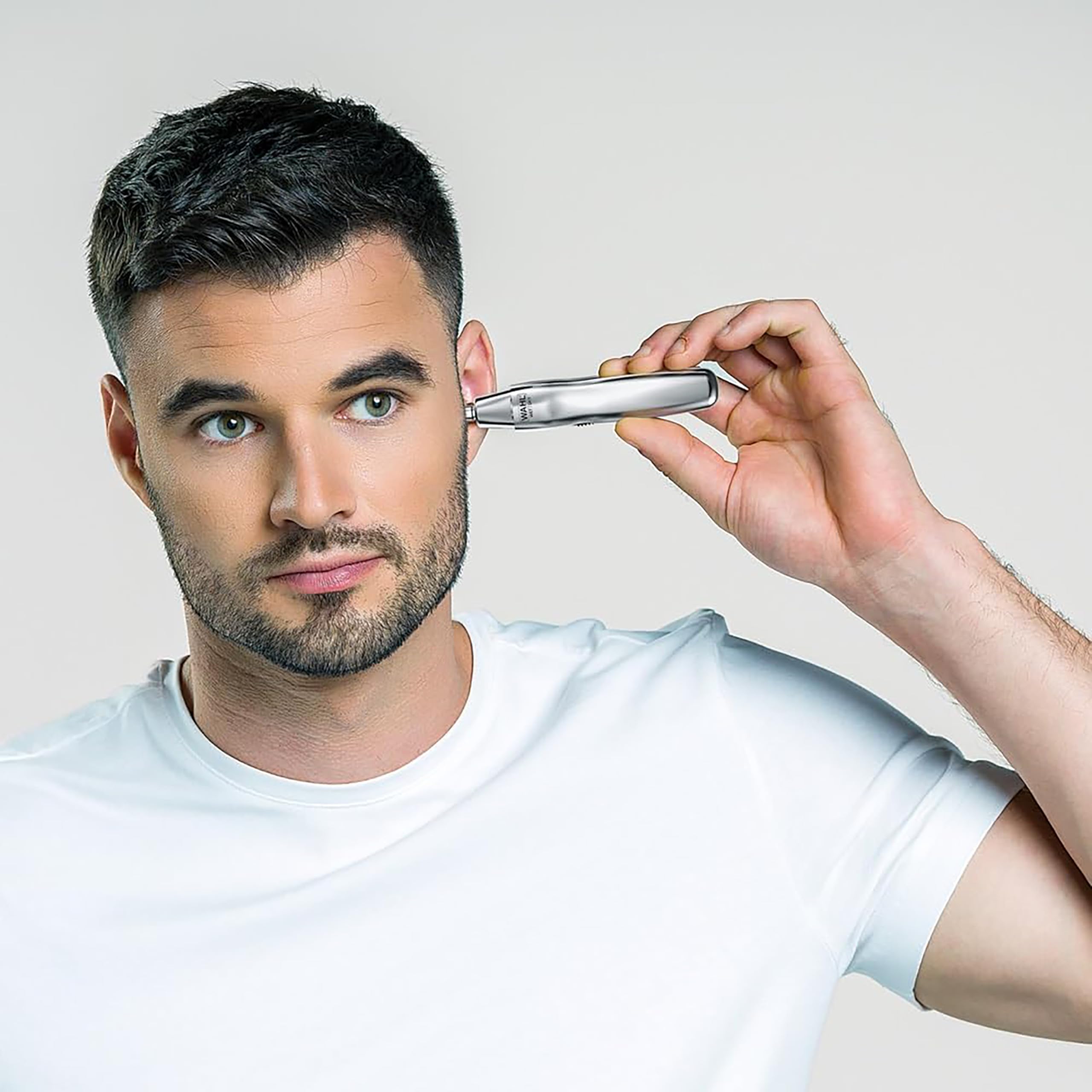 WAHL Groomsman, peli del naso, dettagli e pulizia con Trimmer Wet/Dry a batteria per peli del naso